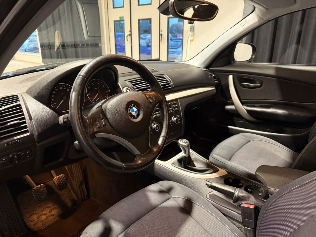 BMW 118 2010, bild 5/9