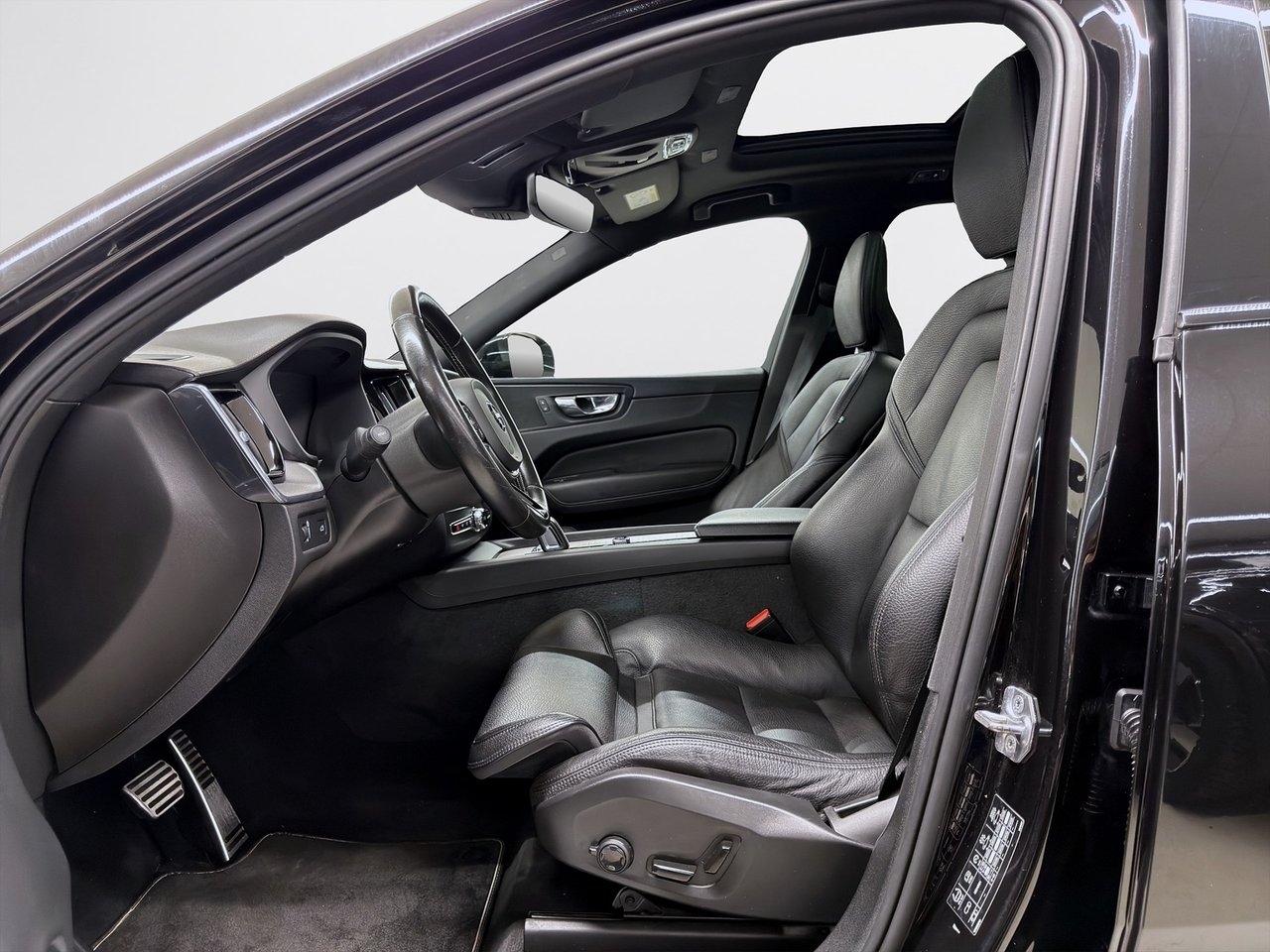 Volvo XC60 B4 AWD 197hk R-Design 2020, kuva 7/10