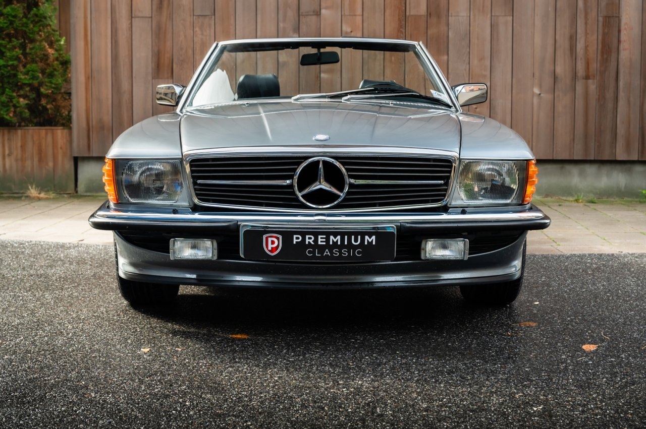 Mercedes-Benz 300 SL - R107, Få ägare 1988, bild 3/10
