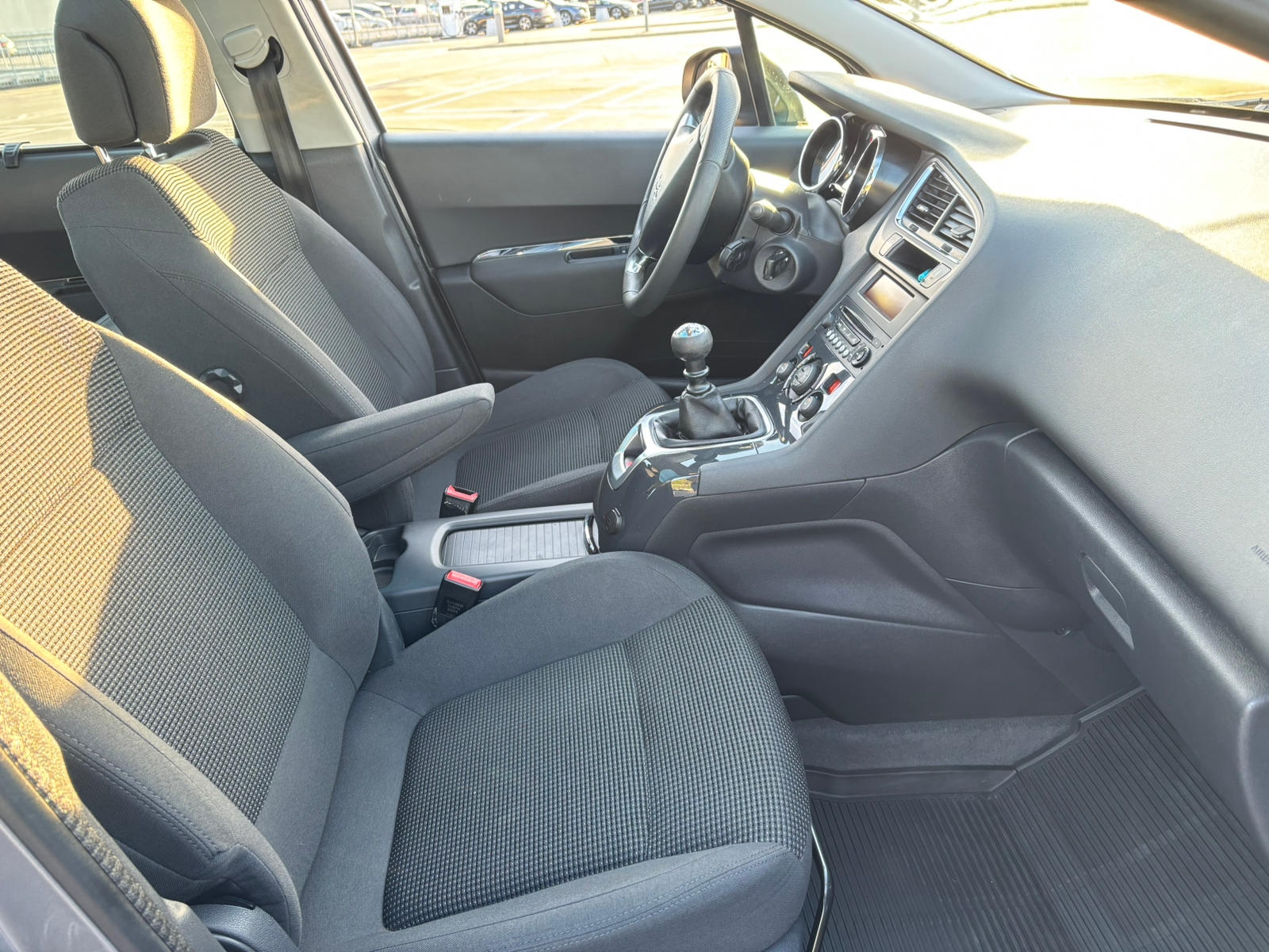 Peugeot 5008 7-Seater 2015, bild 2/10
