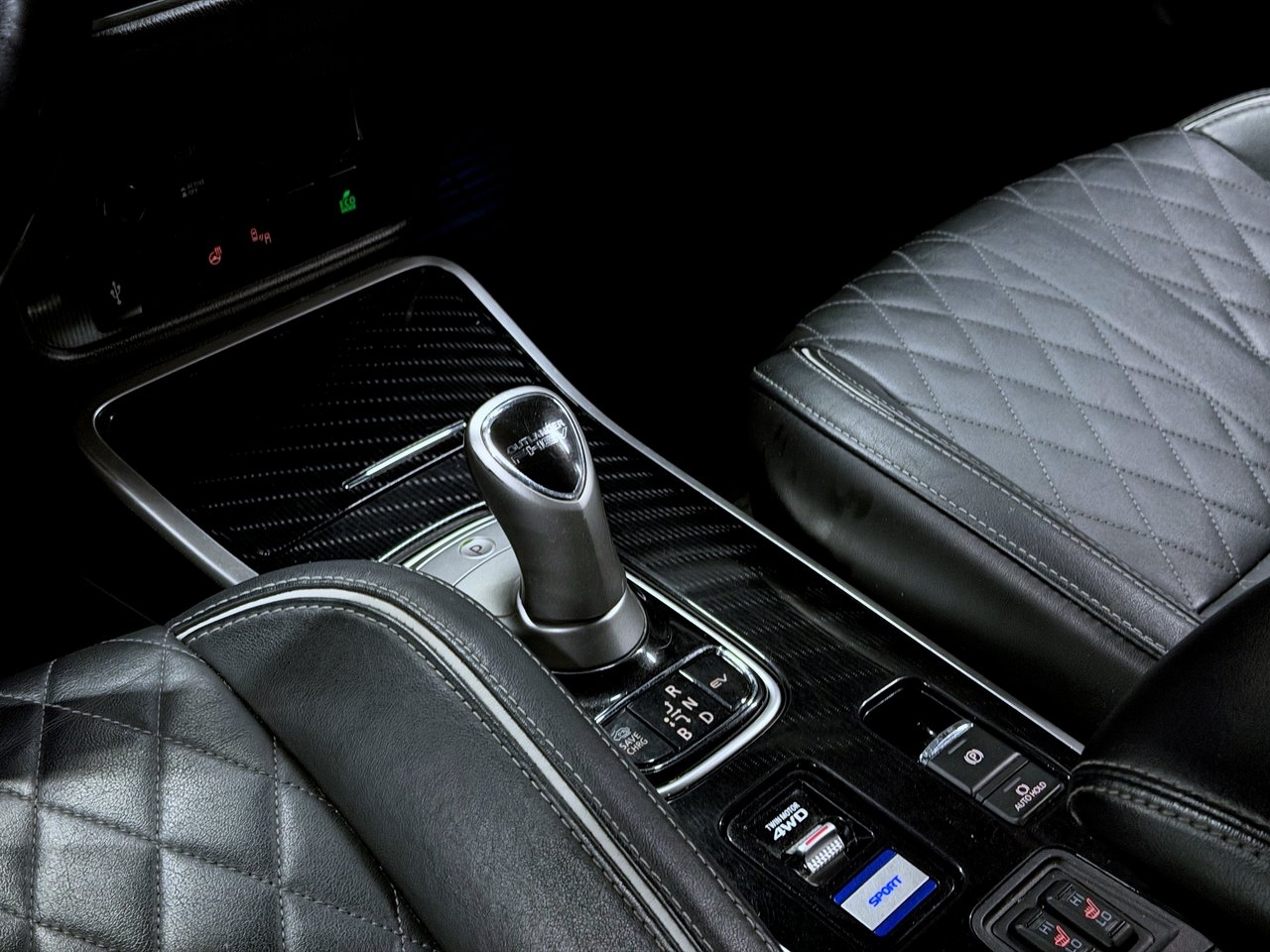 Mitsubishi Outlander 2020, bild 7/10