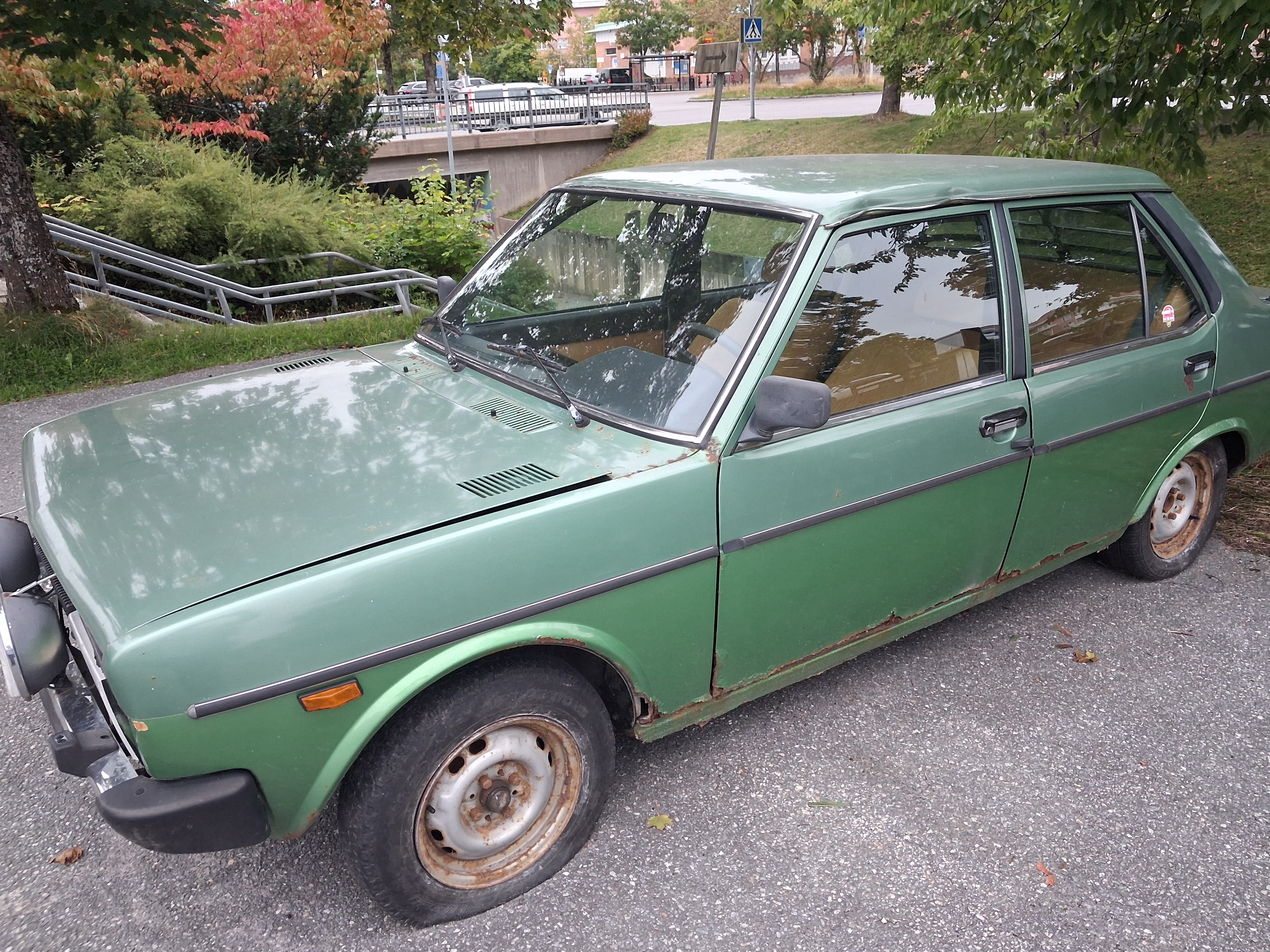 Fiat 131 4-dörrars Sedan 1.6 Manuell 1981, bild 3/9