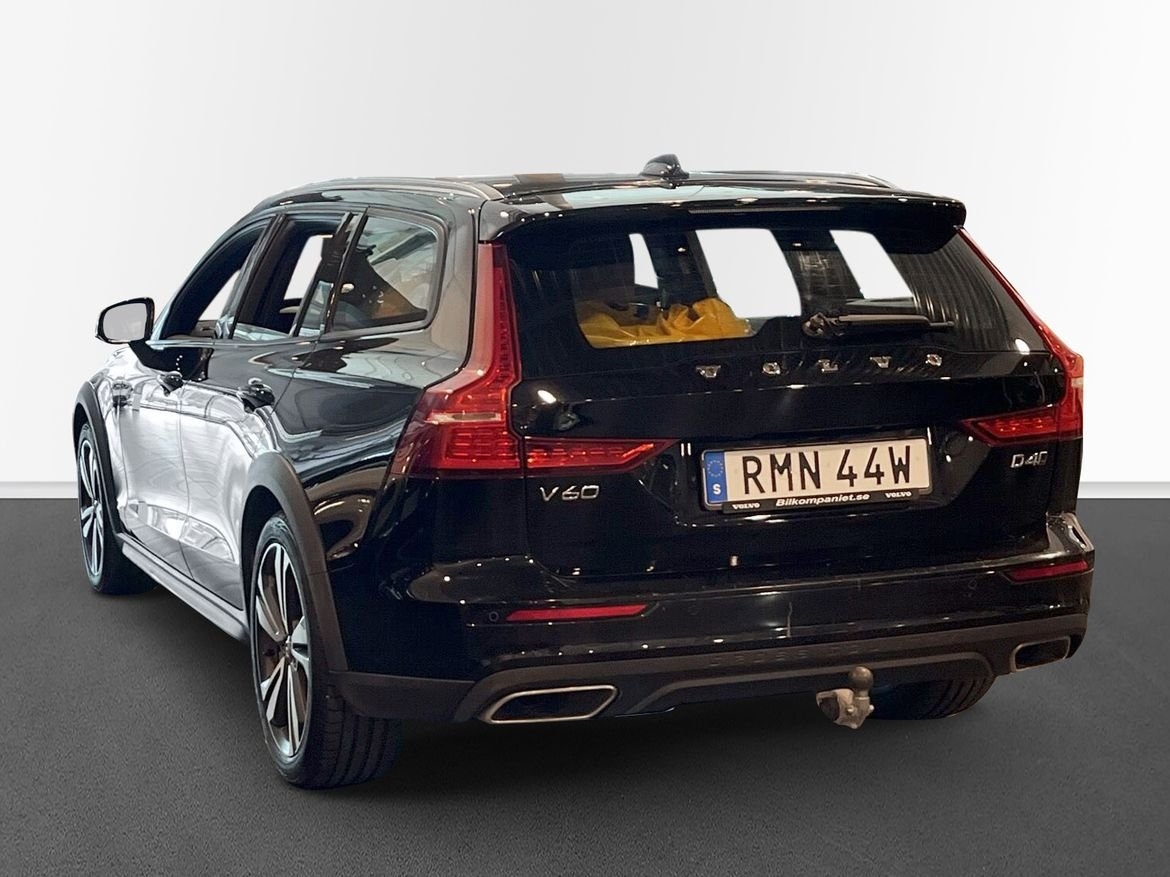 Volvo V60 Cross Country D4 AWD Edition 2019, bild 2/10