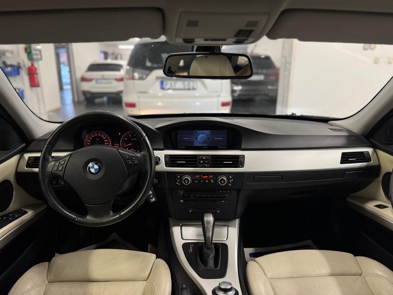 BMW 325 2008, bild 6/10