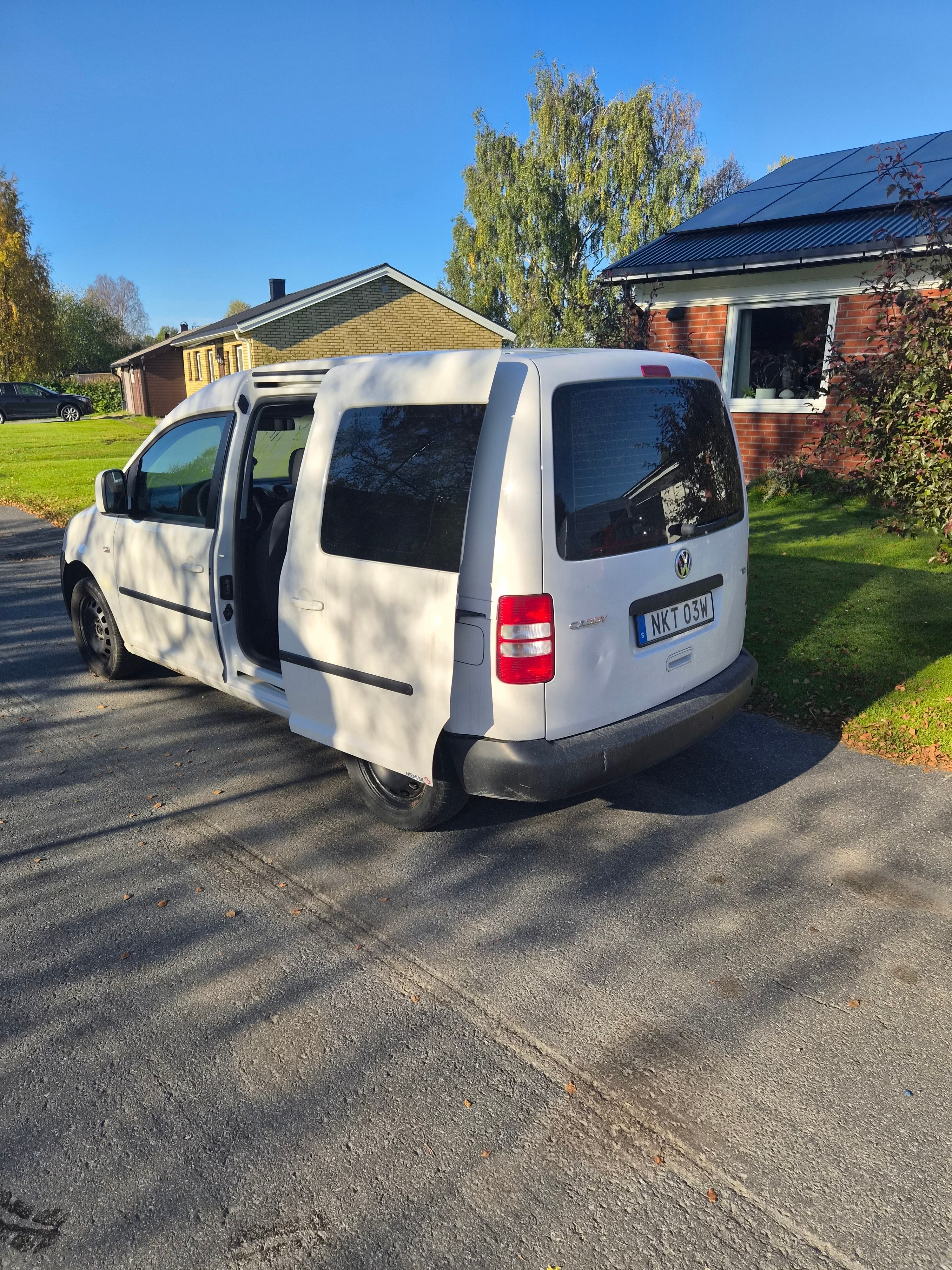 Volkswagen Caddy 2015, kuva 3/5