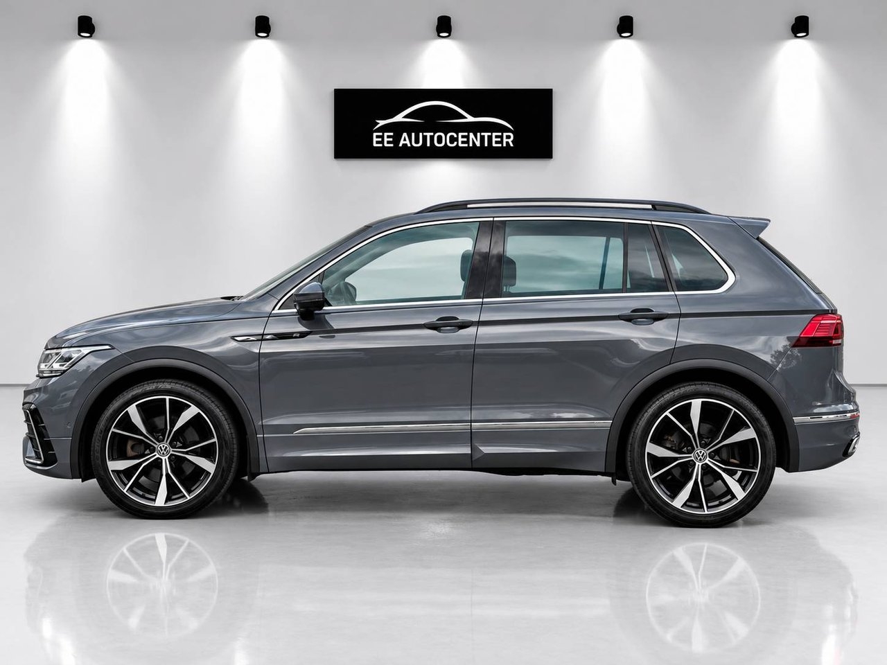 Volkswagen Tiguan 2021, bild 2/10