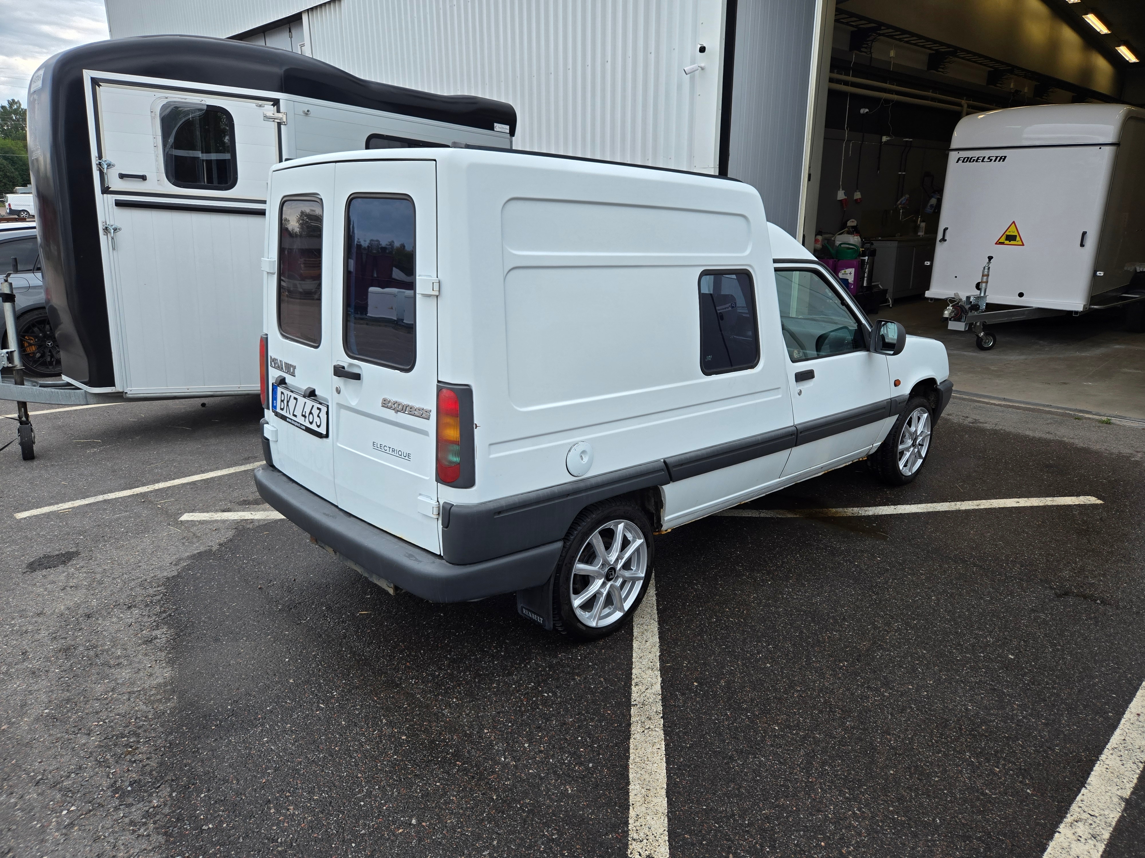 Renault Express Kombi 12 kWh 1995, bild 4/5