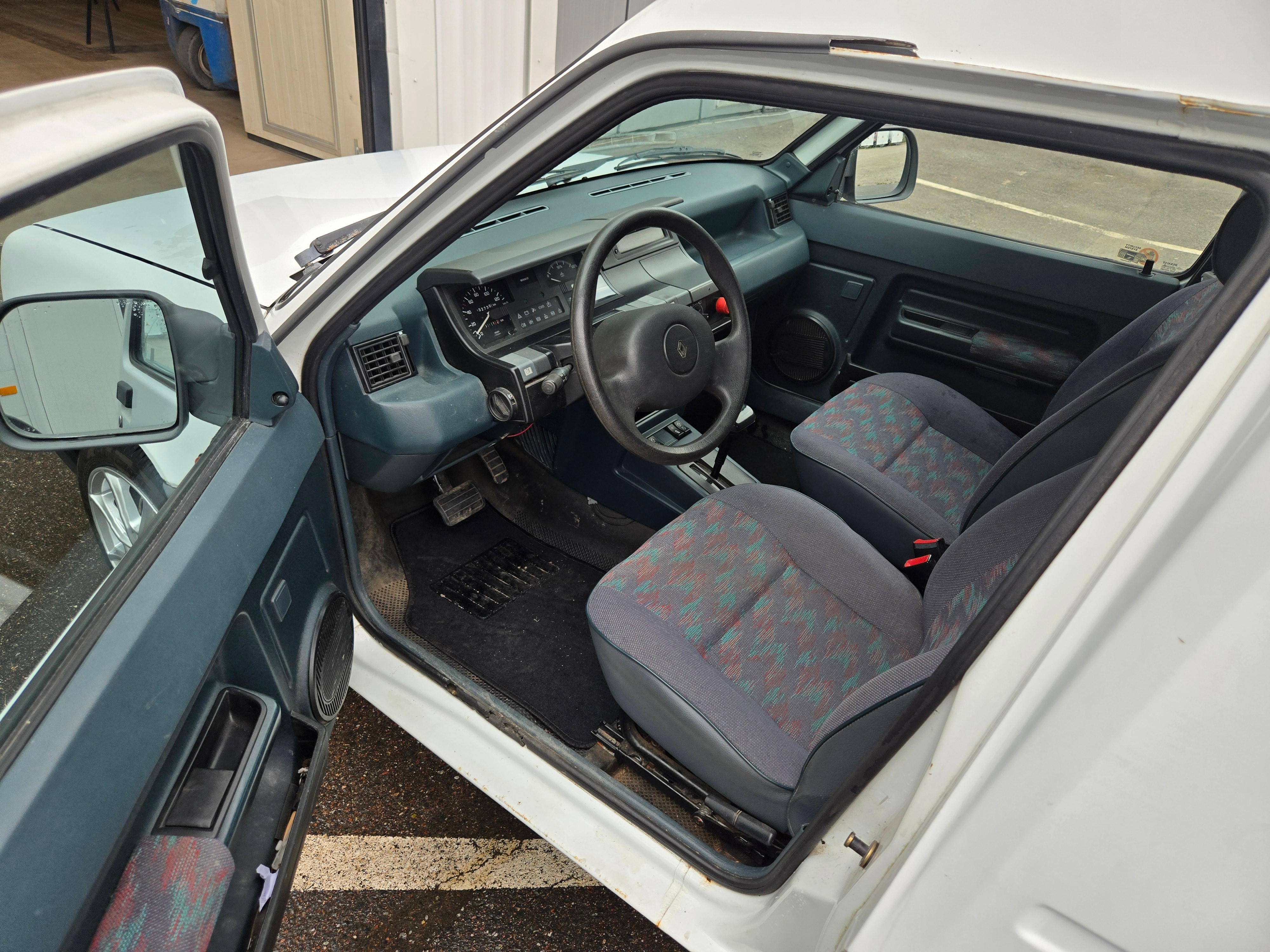 Renault Express Kombi 12 kWh 1995, bild 5/5
