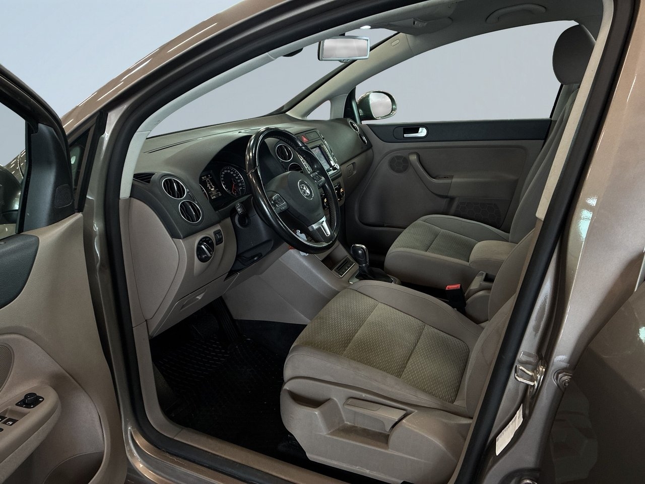 Volkswagen Golf Plus 2011, photo 7/10