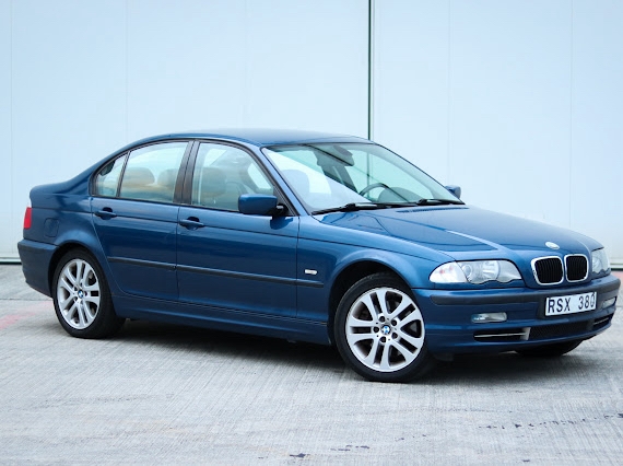 BMW 330