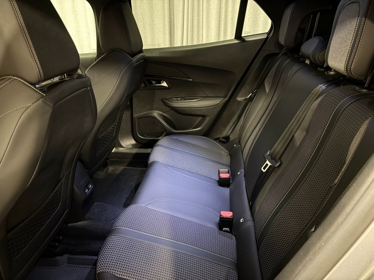 Peugeot 2008 GT PureTech 130 AUT 2023, bild 6/10