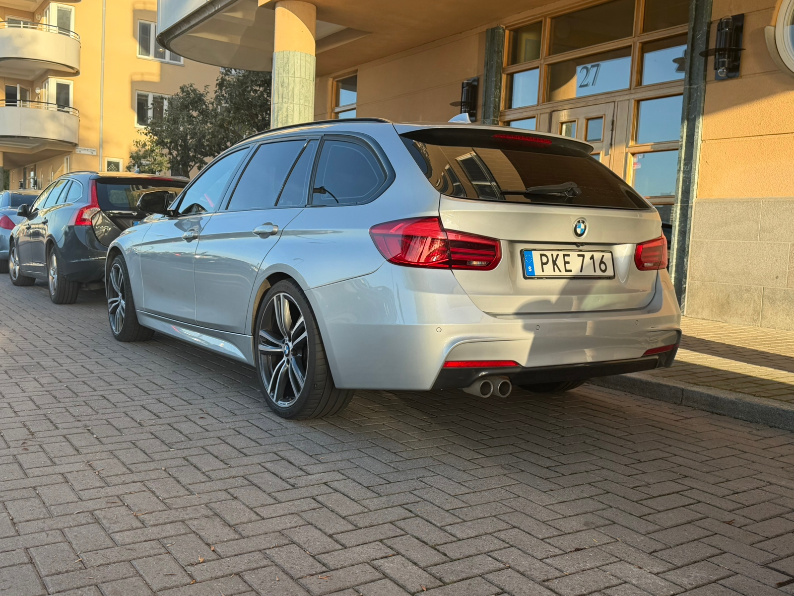 BMW 320 2017, bild 2/25