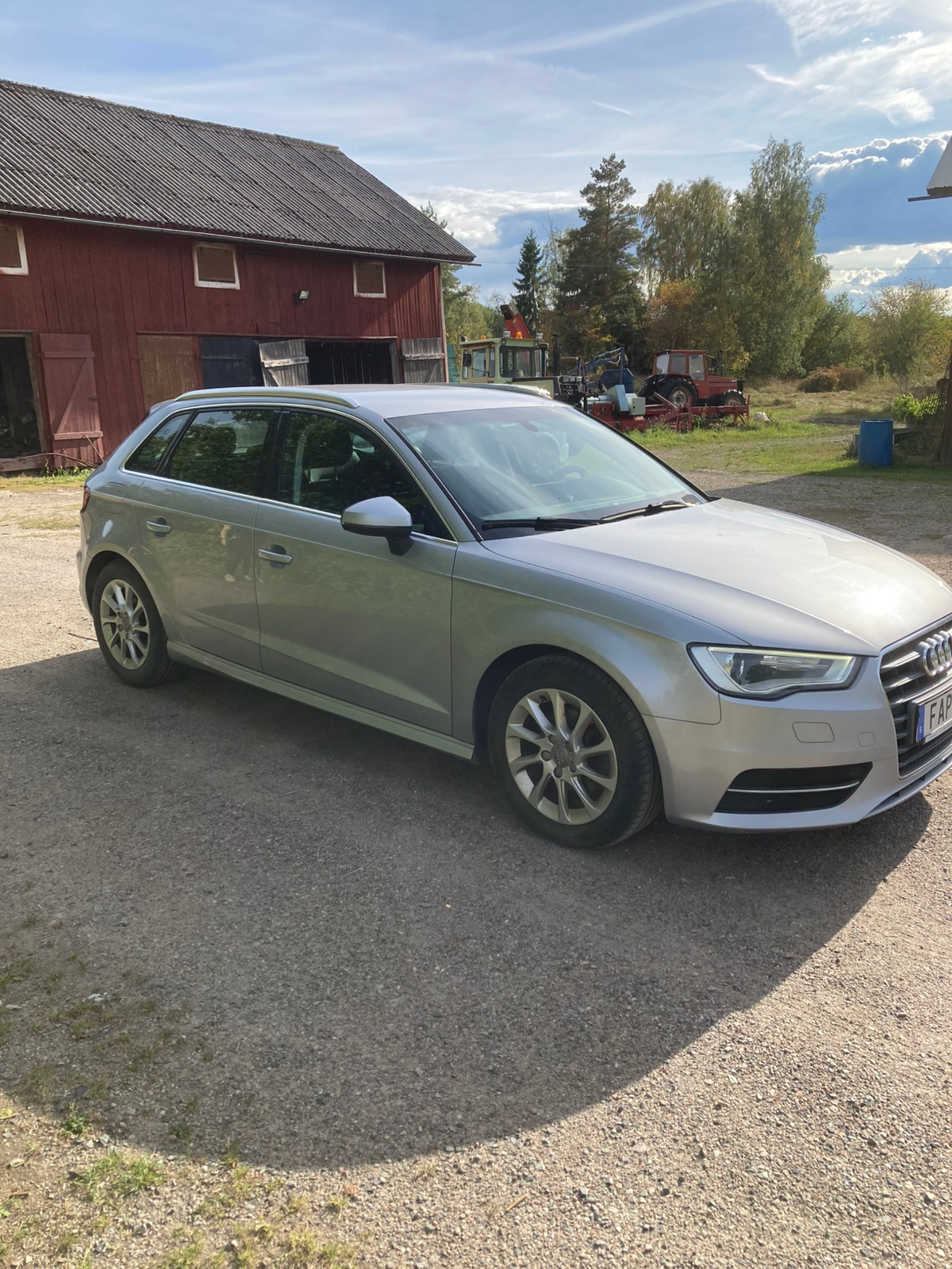 Audi A3 Sportback 1.6 TDI ultra Manuell 2015, bild 2/5