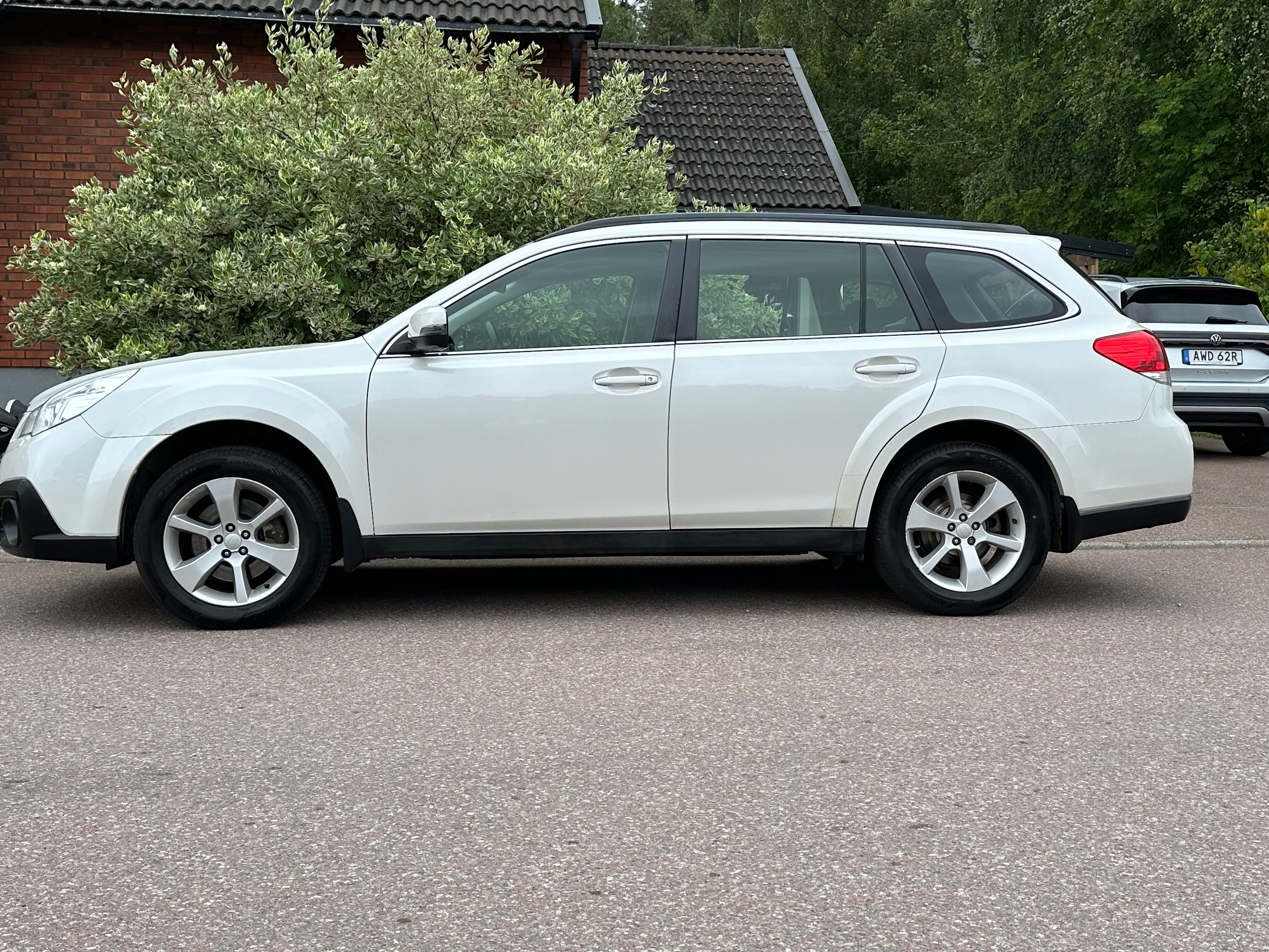 Subaru Outback 2.0 4WD Lineartronic 2013, kuva 2/5