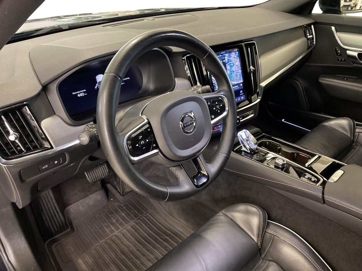 Volvo V90 Recharge T6 Plus Dark 2023, photo 6/10