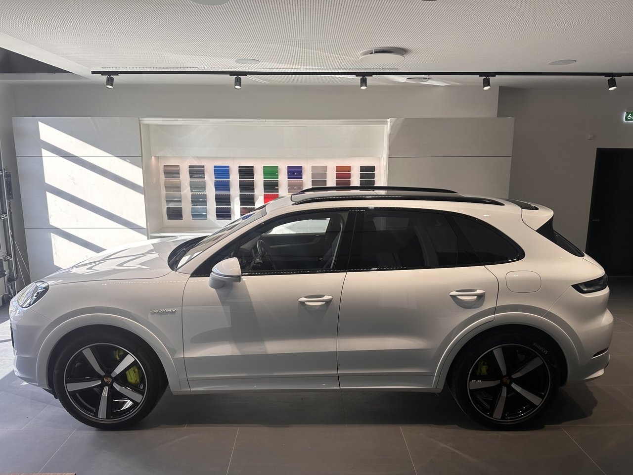 Porsche Cayenne E-Hybrid TipTronic 2024, kuva 4/10
