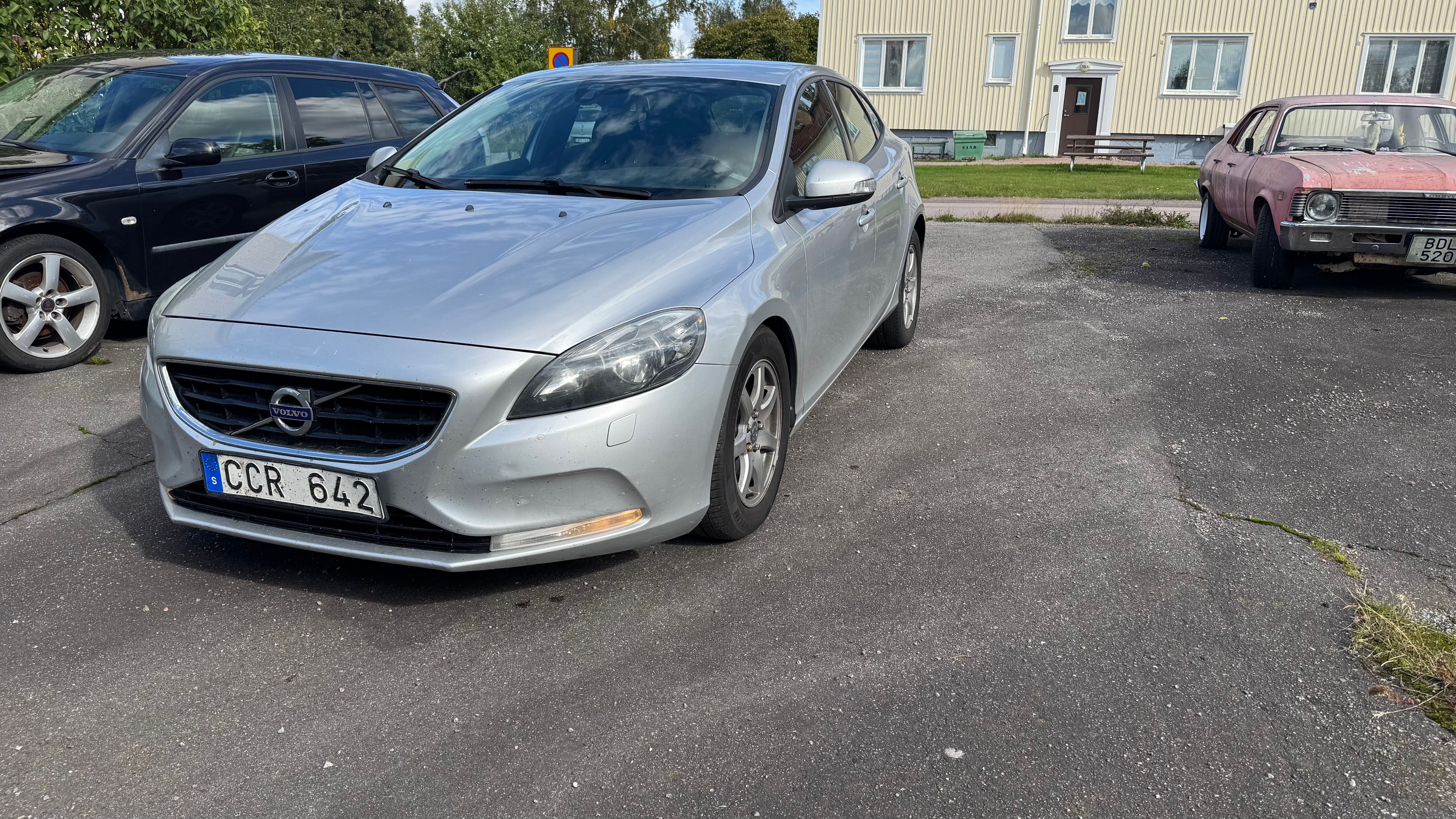 Volvo V40 D2 Powershift 2014, kuva 2/7