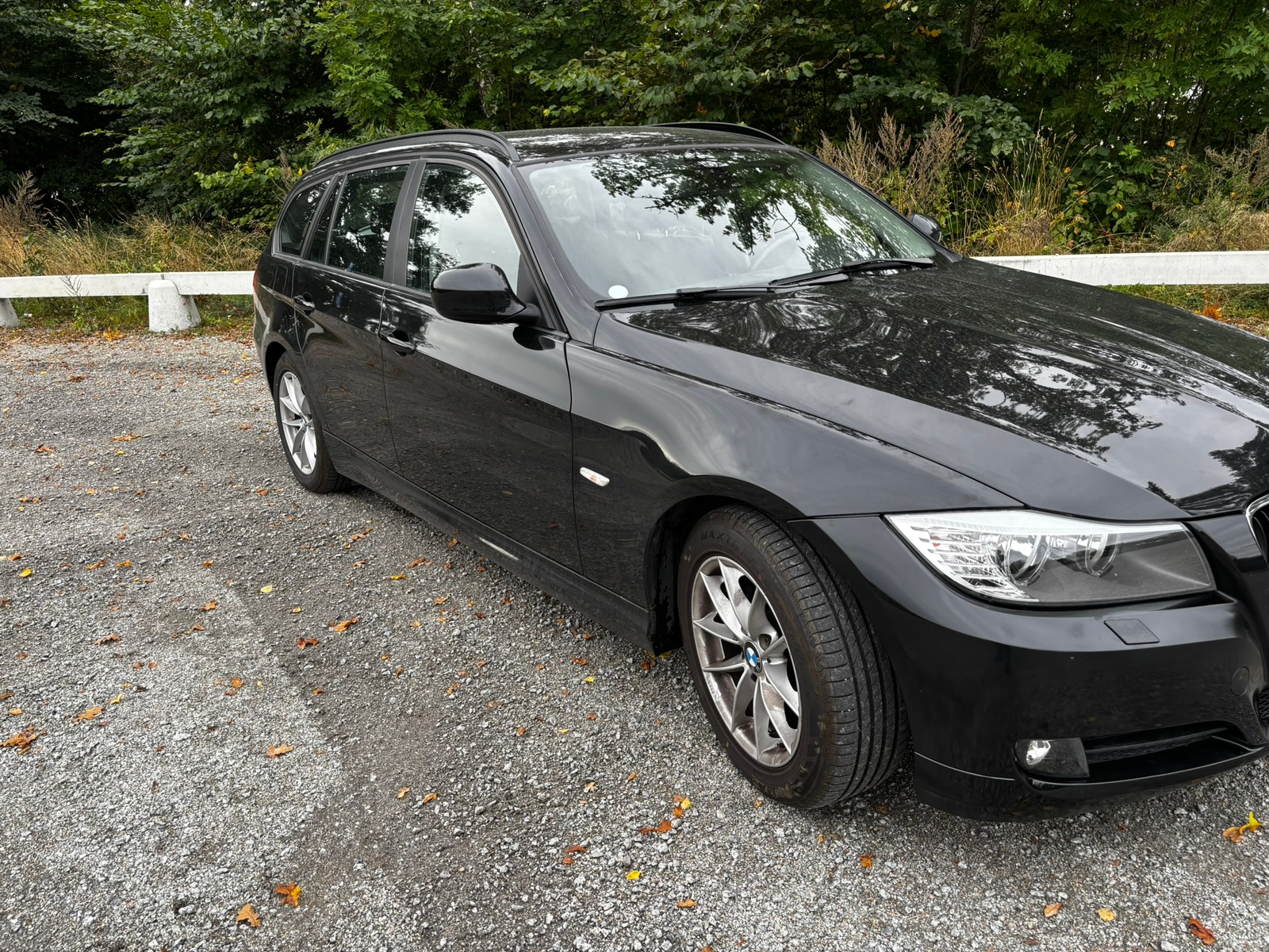 BMW 318 i Touring Manuell 2011, bild 3/9