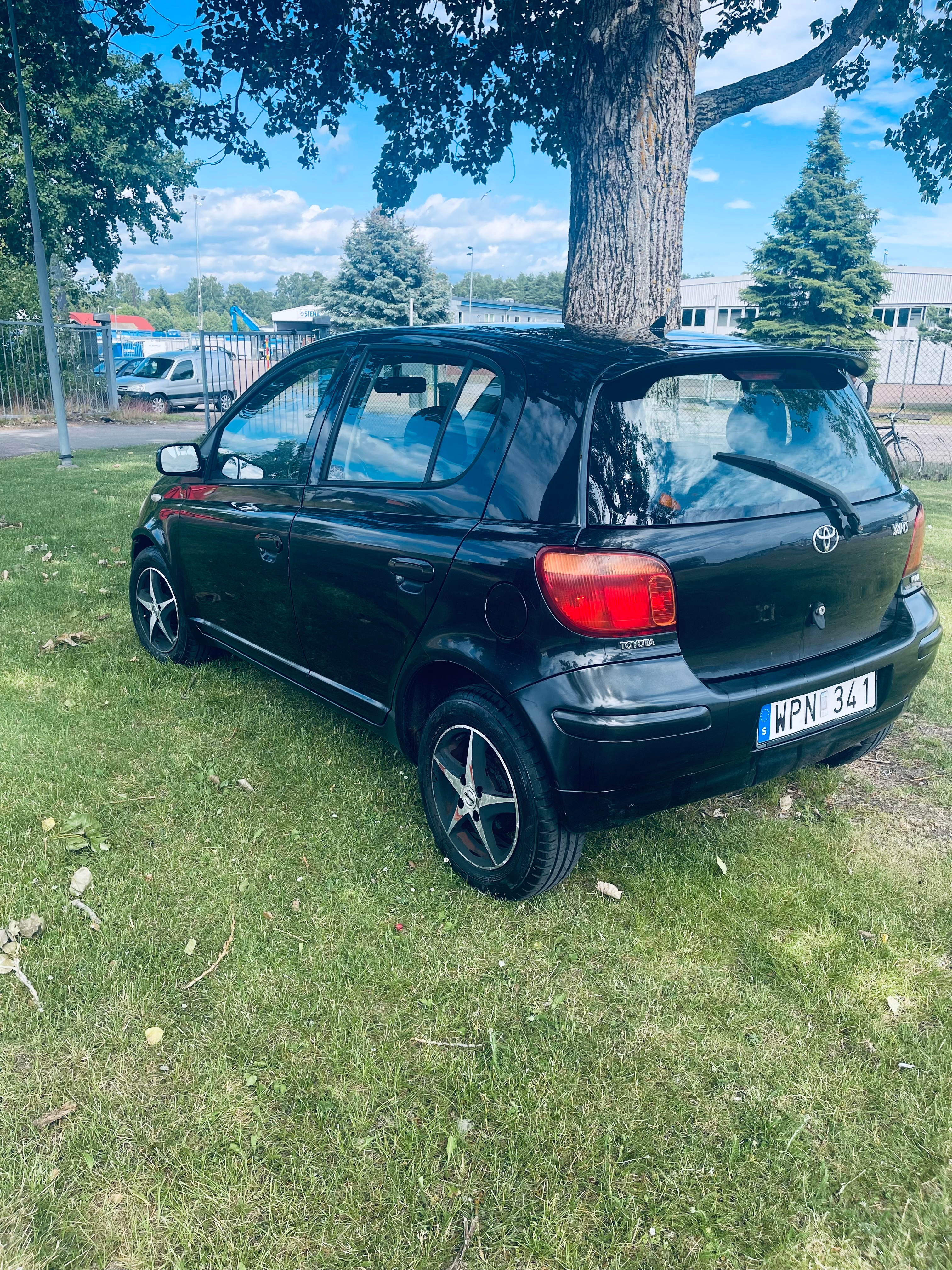 Toyota Yaris 5-dörrar 1.3 VVT-i Manuell 2005, bild 4/4