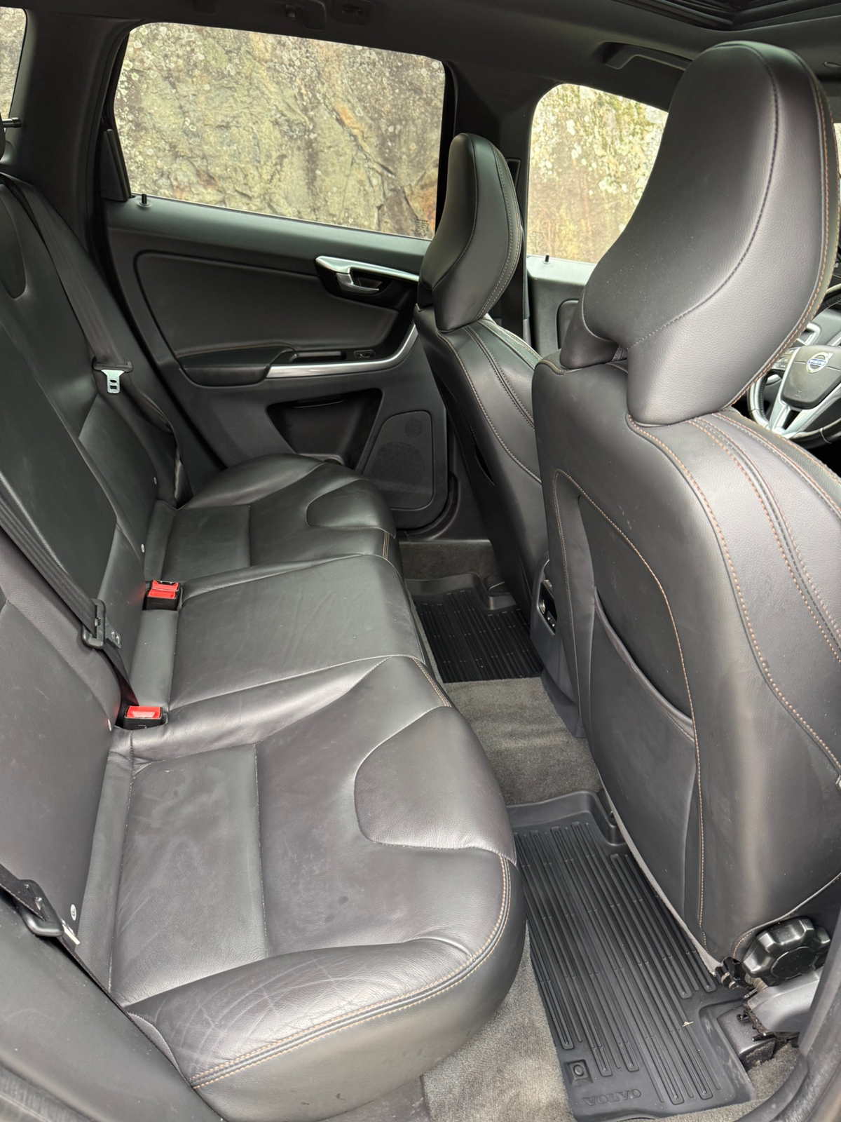 Volvo XC60 2017, photo 7/10