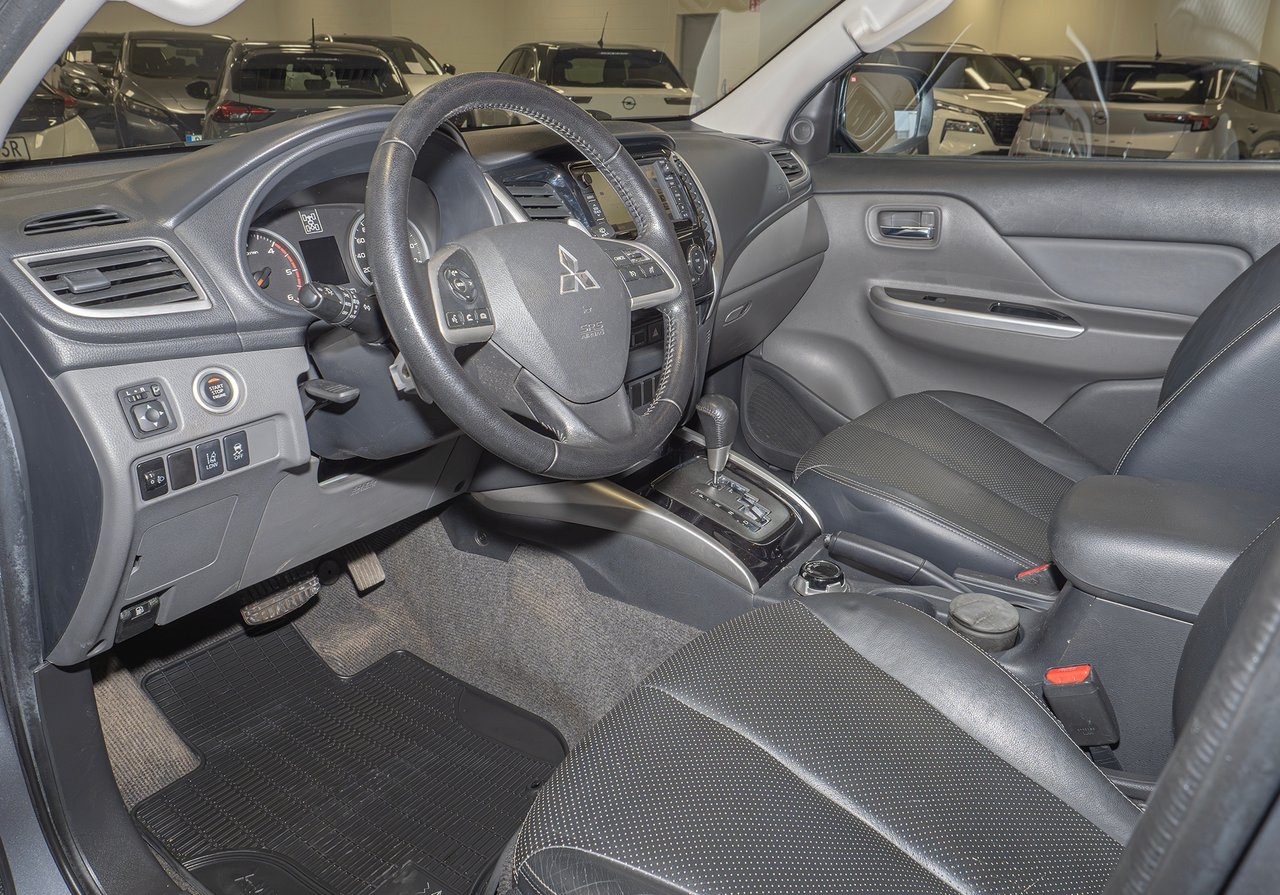 Mitsubishi L200 2016, bild 4/8
