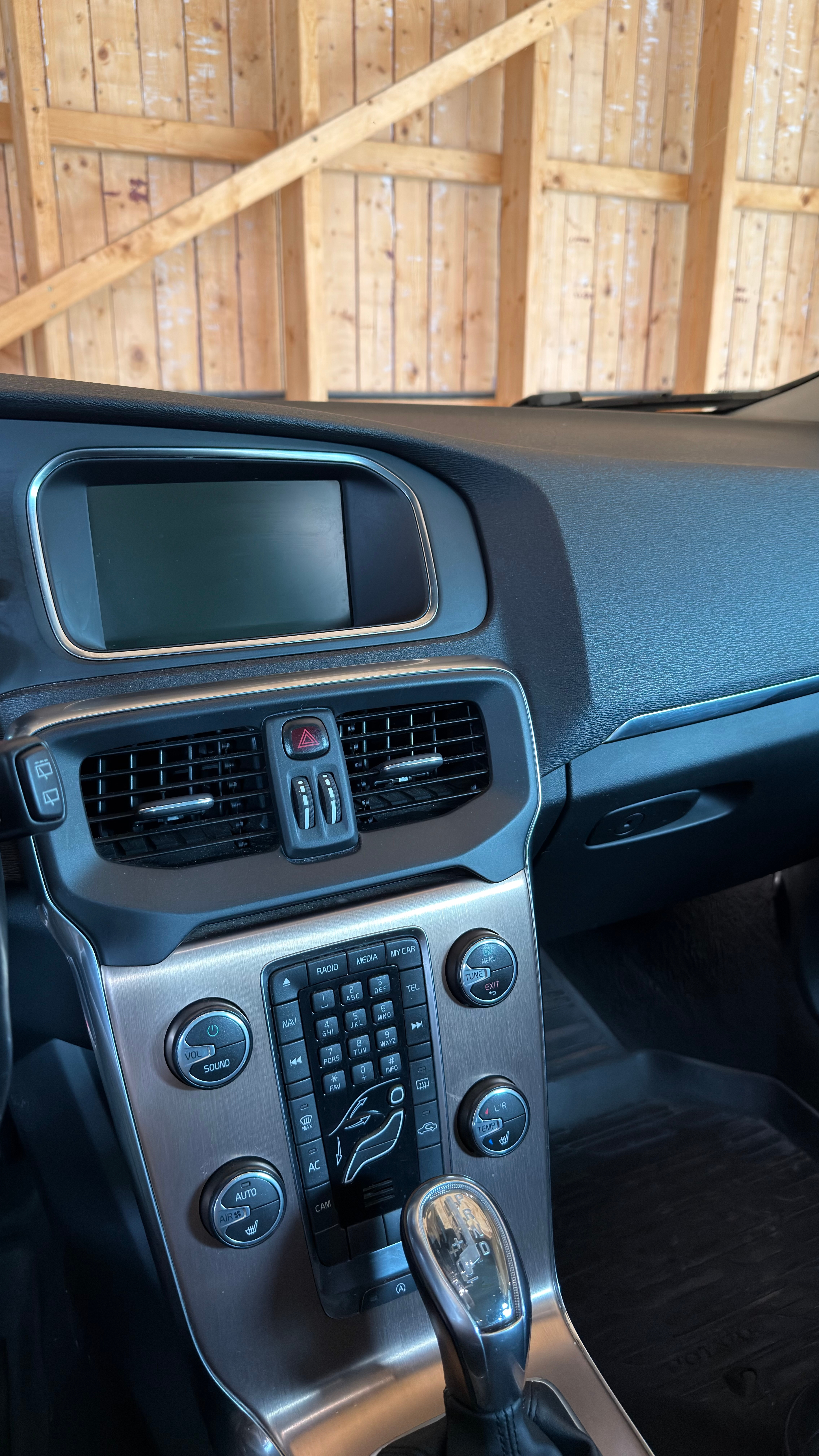 Volvo V40 Cross Country D3 Geartronic 2013, kuva 7/8