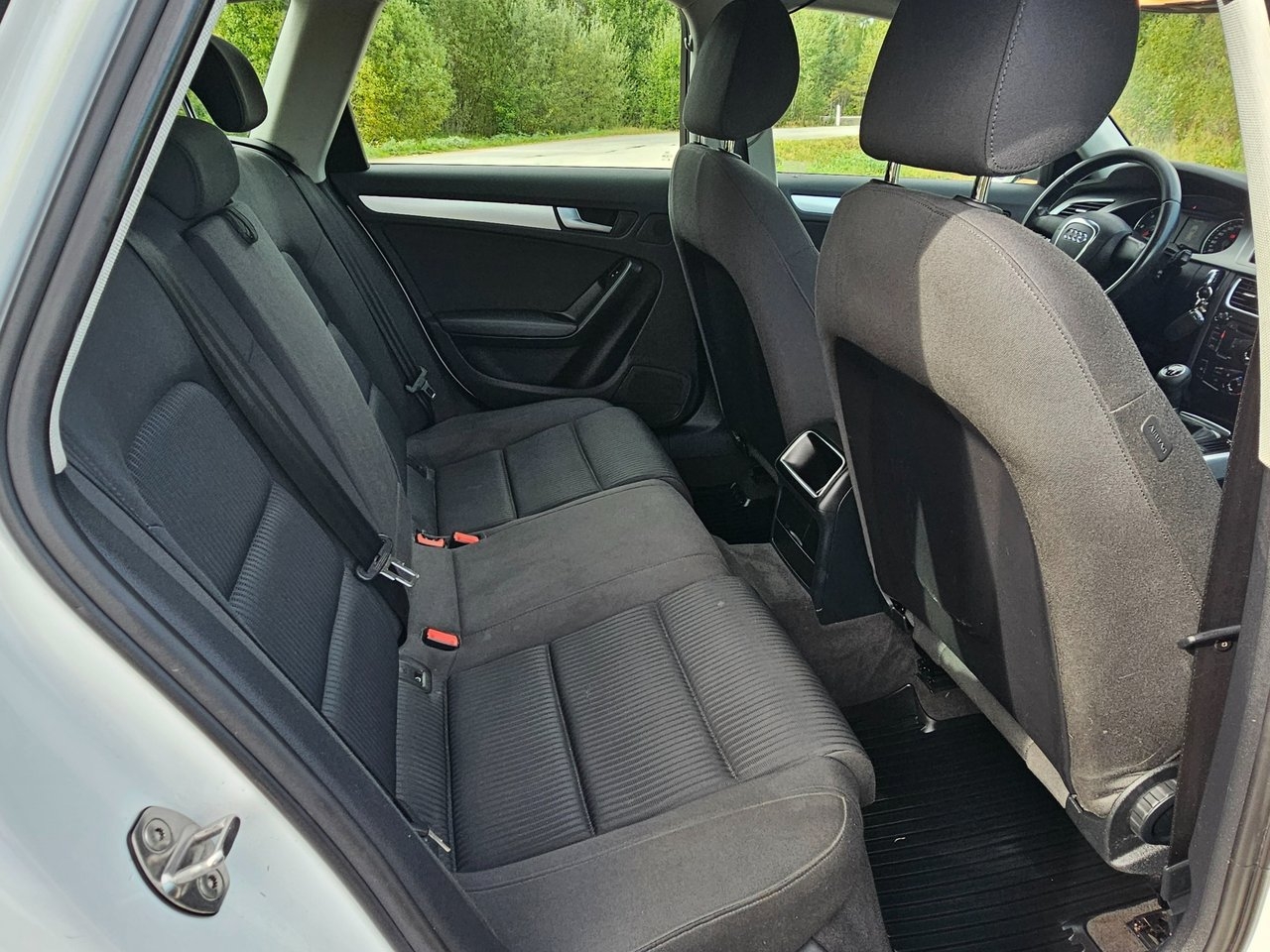 Audi A4 Avant 2.0 TDI DPF Euro 5 2012, bild 6/7