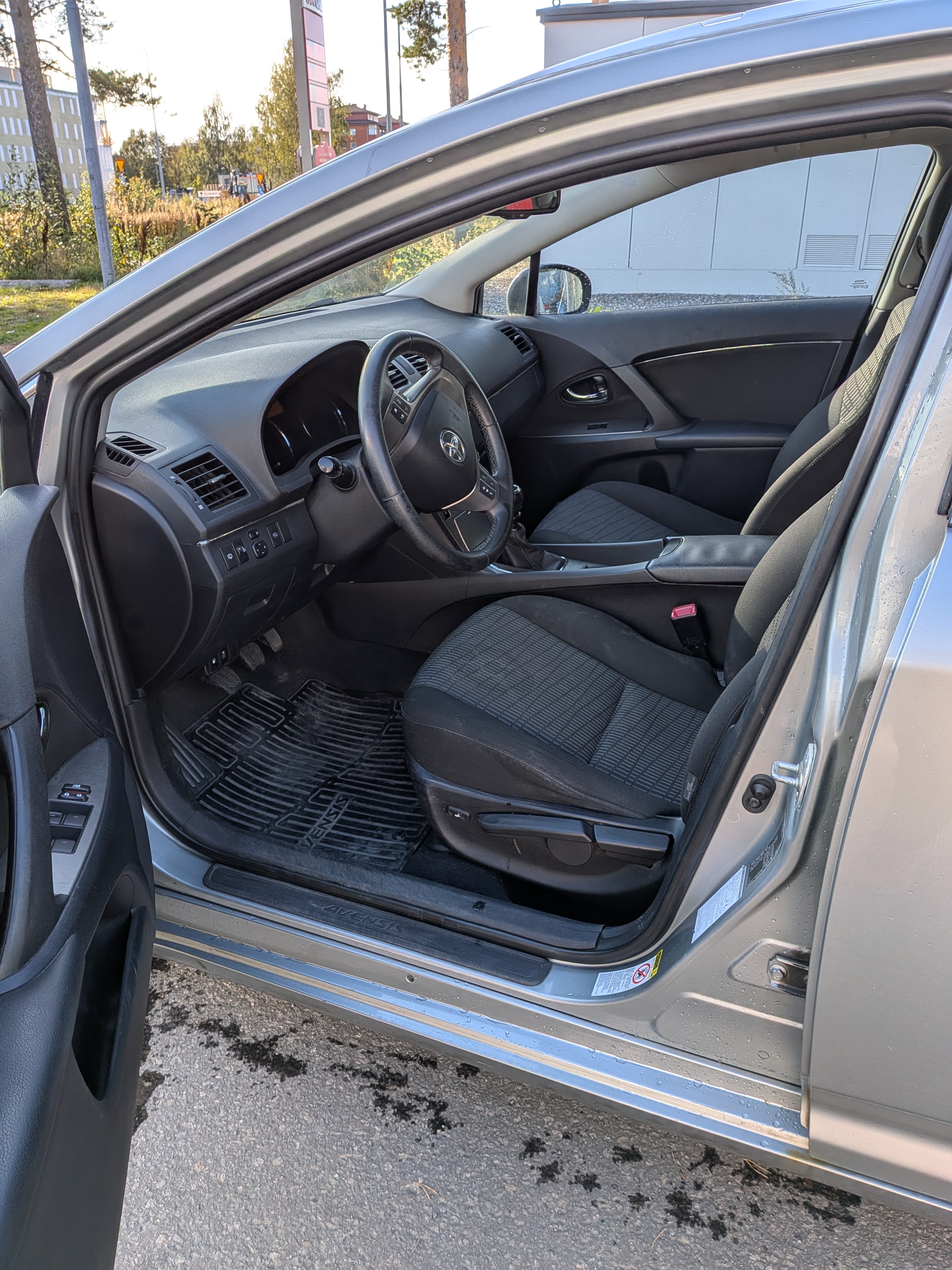 Toyota Avensis Kombi 2.0 D-4D Manuell 2010, bild 7/9