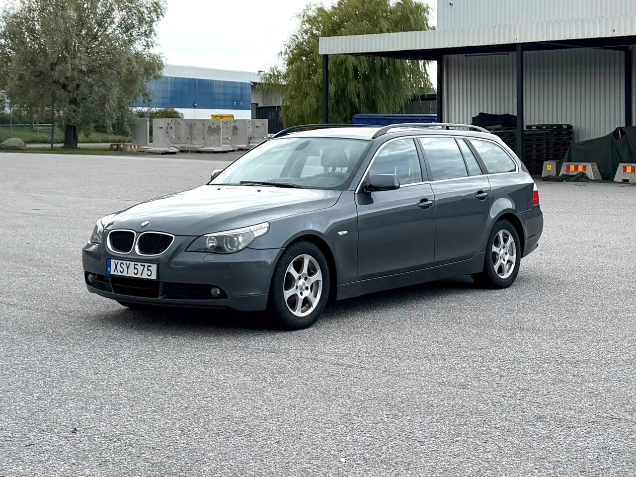 BMW 525