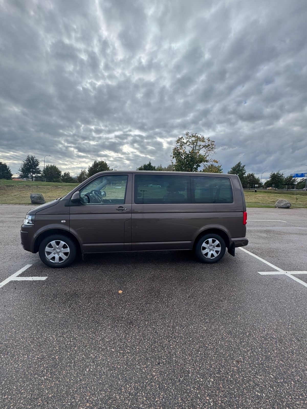 Volkswagen Caravelle 2.0 TDI BMT Manuell 2011, bild 2/10