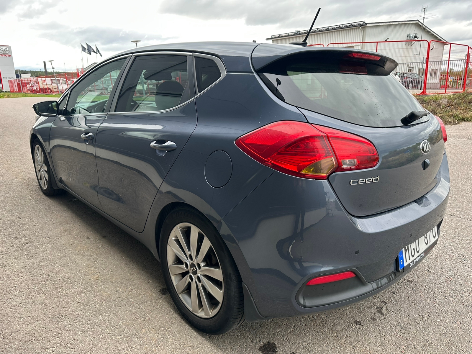 Kia Ceed 1.6 CRDi Manuell 2013, bild 4/10