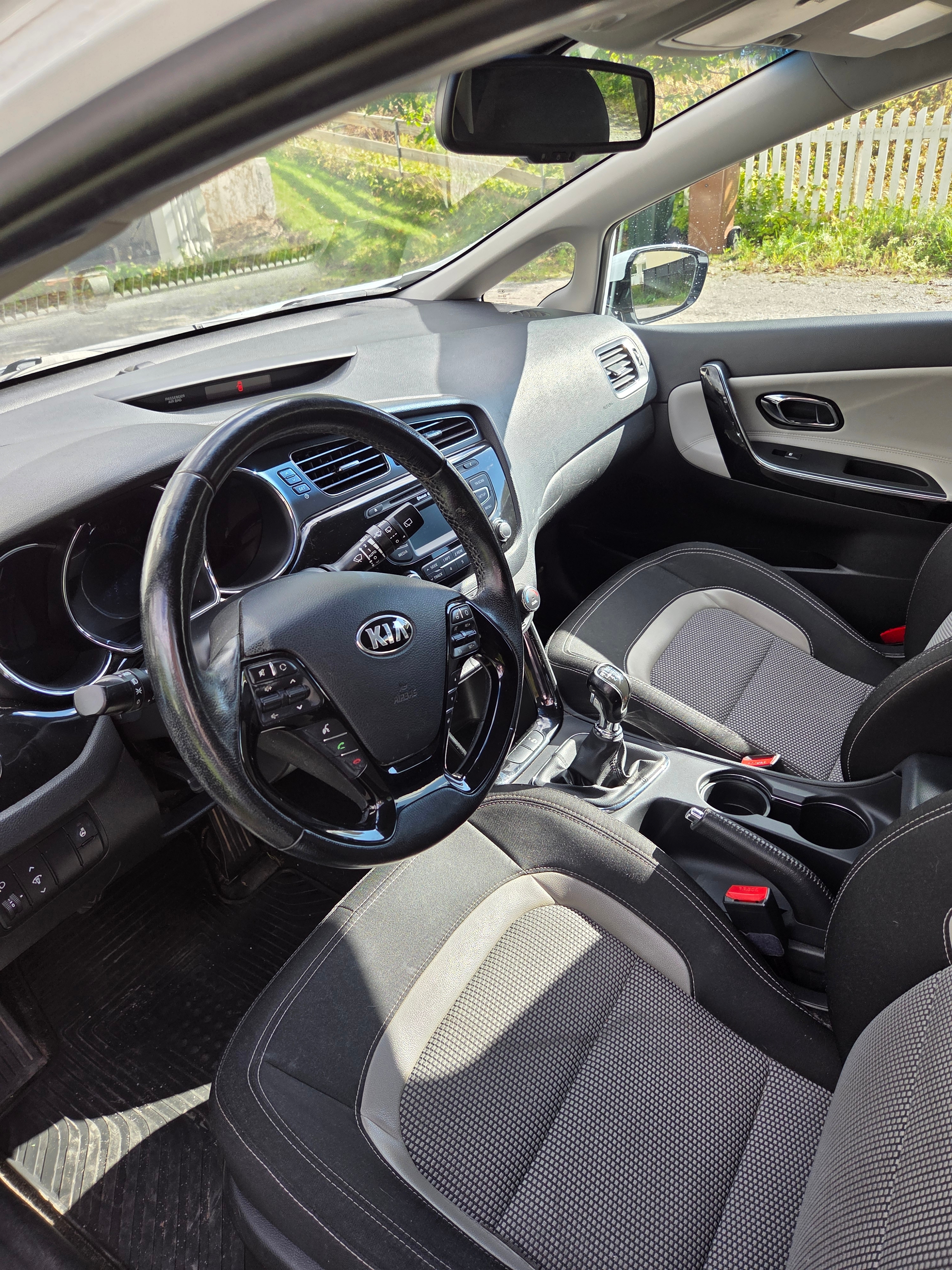 Kia Ceed _sw 1.6 CRDi Manuell 2013, bild 4/7