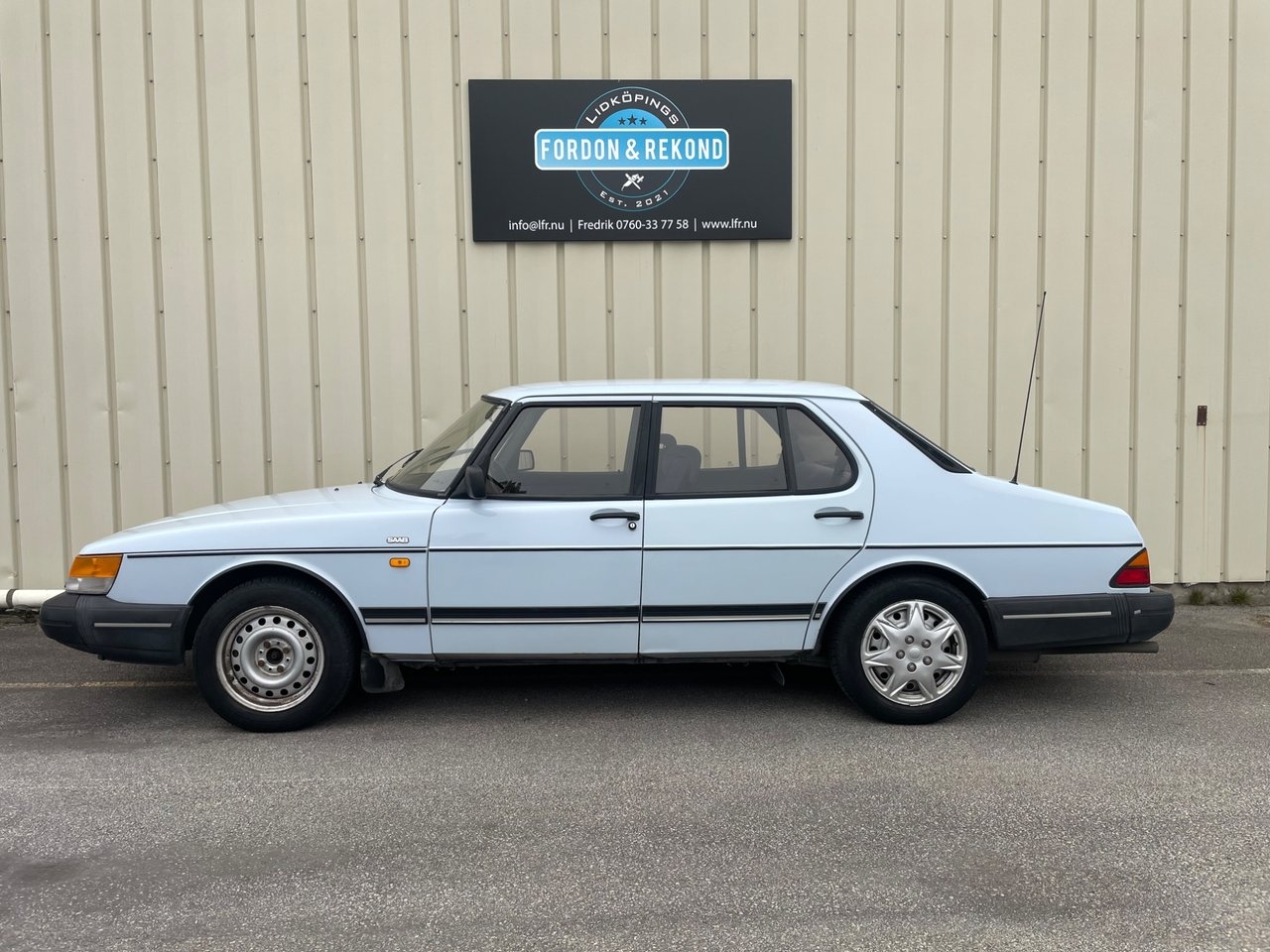 Saab 900 4-dörrars Sedan 2.0 1988, bild 2/7