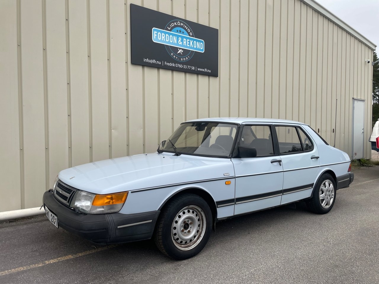 Saab 900