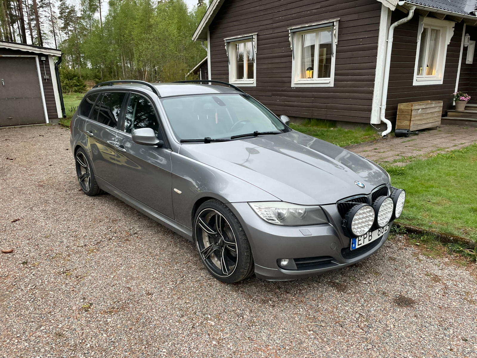 BMW 320 d Touring Manuell 2010, bild 2/6