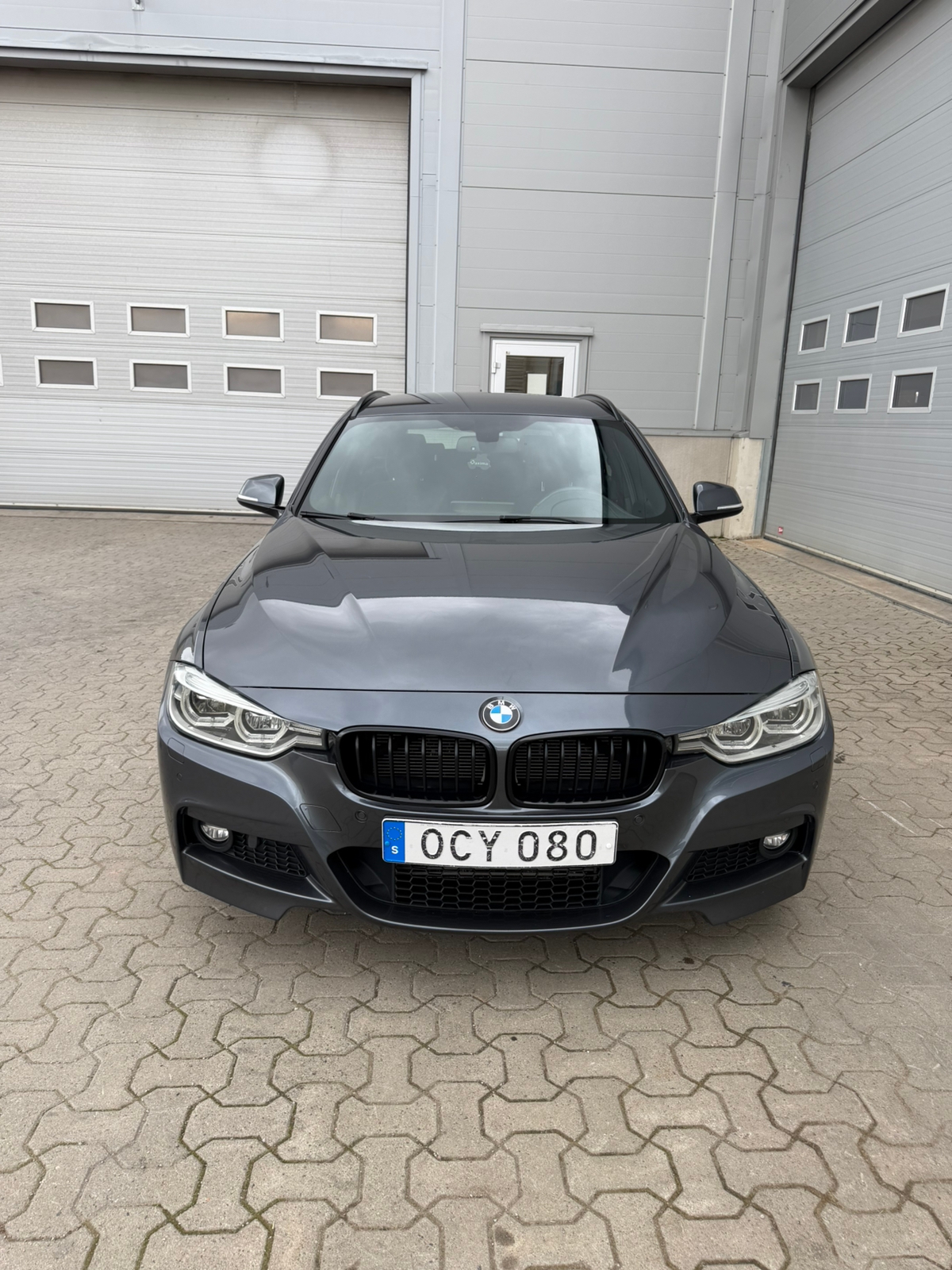 BMW 320 d xDrive Touring Manuell 2018, kuva 2/10