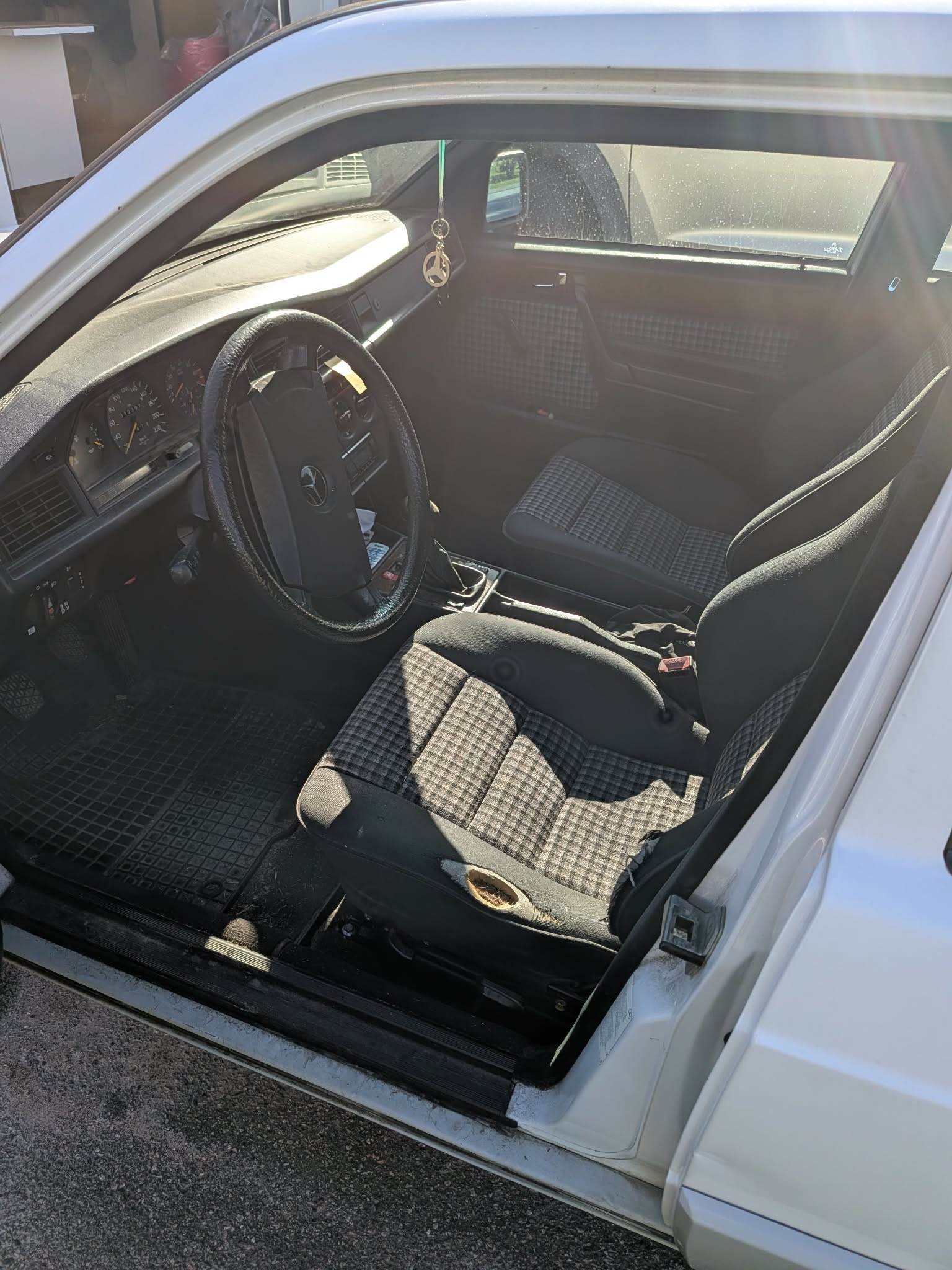 Mercedes-Benz 190 E Manuell 1990, kuva 7/7