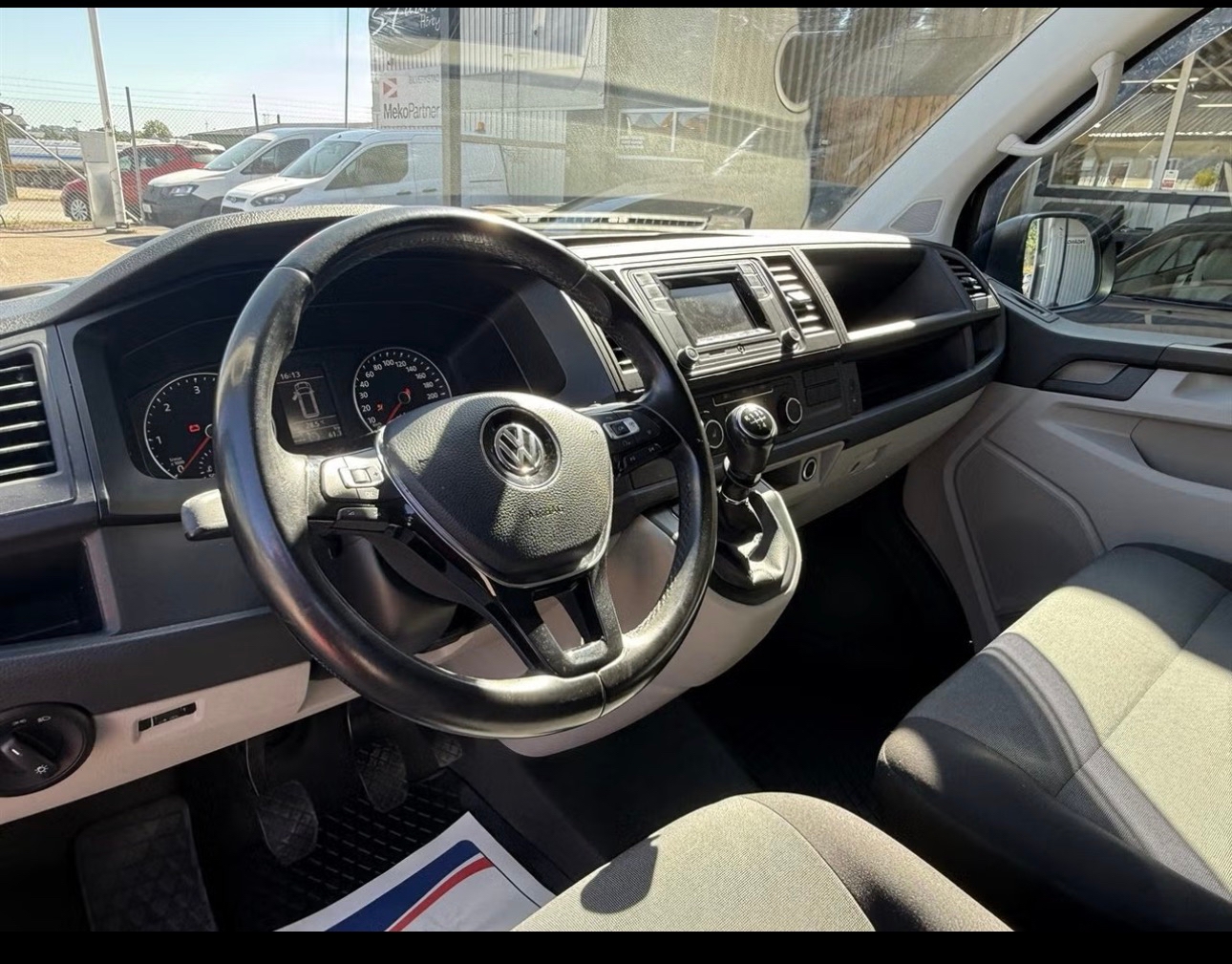 Volkswagen Transporter 2018, bild 7/8