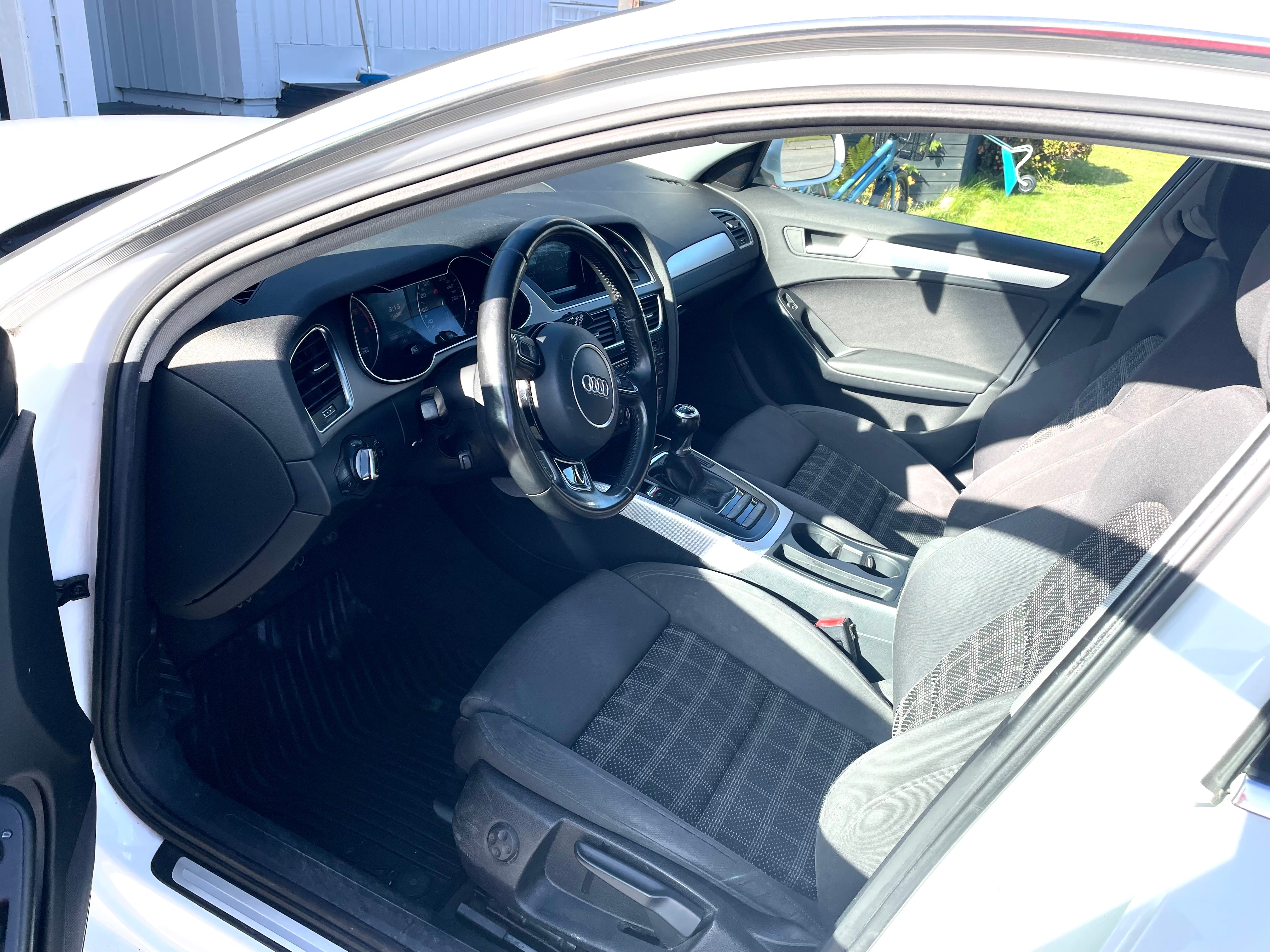 Audi A4 Avant 2.0 TDI DPF Manuell 2013, bild 7/8