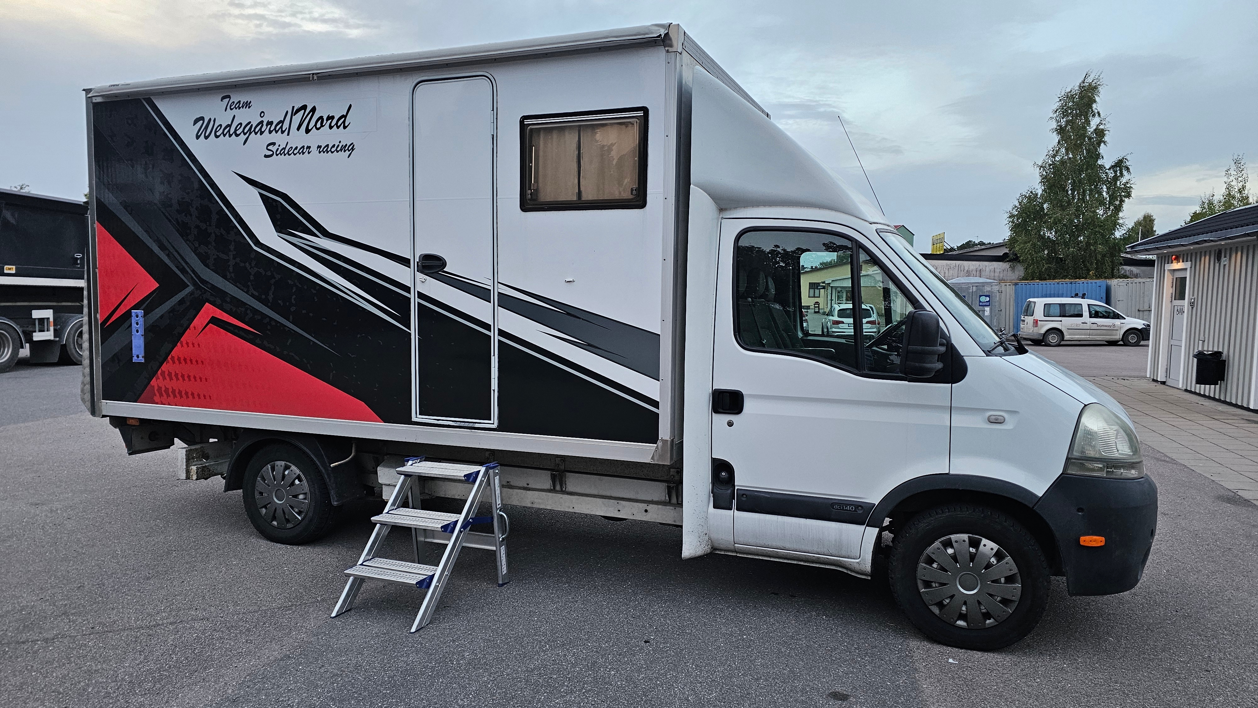 Nissan Interstar 2004, bild 7/8