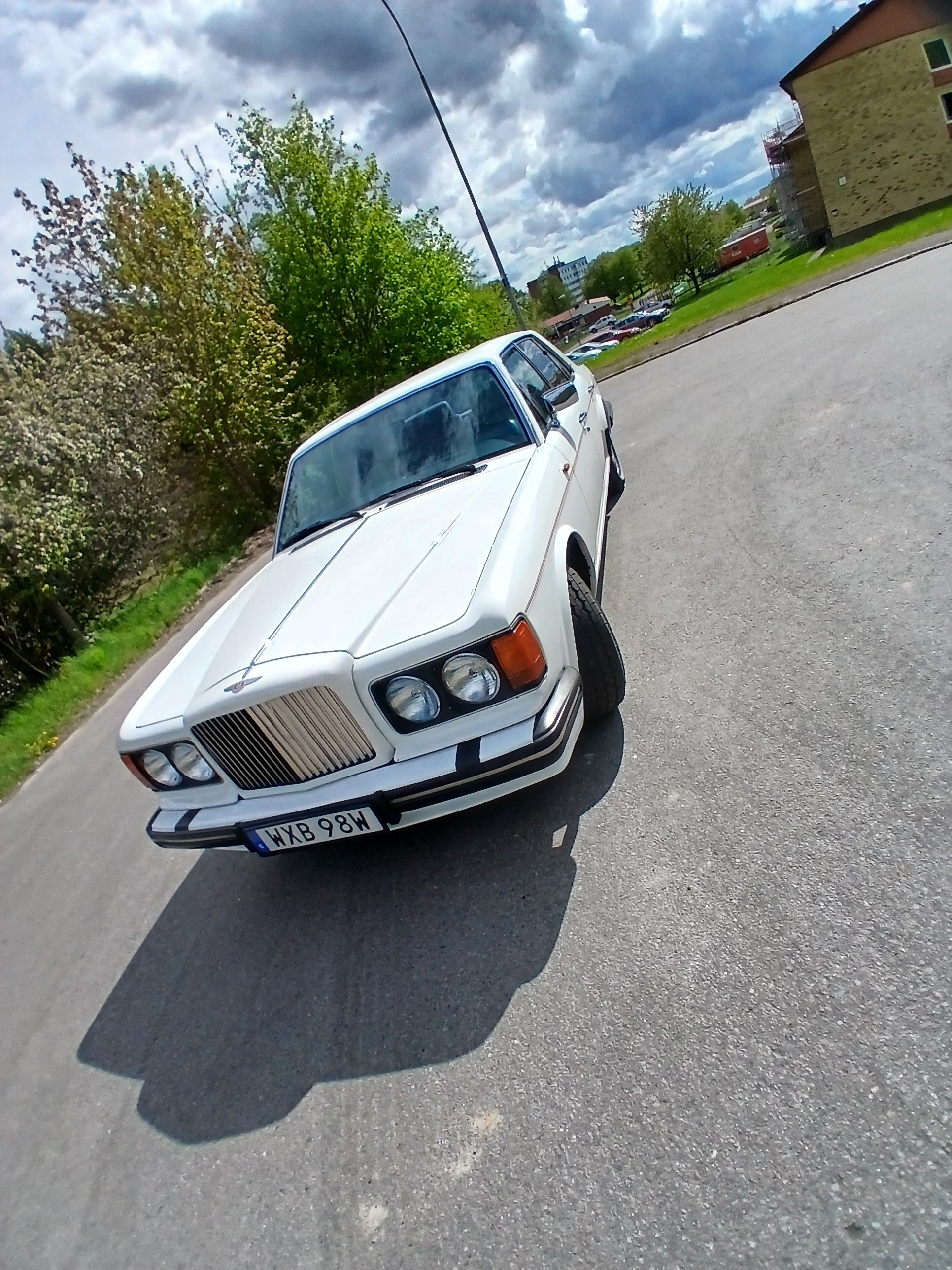 Bentley Eight