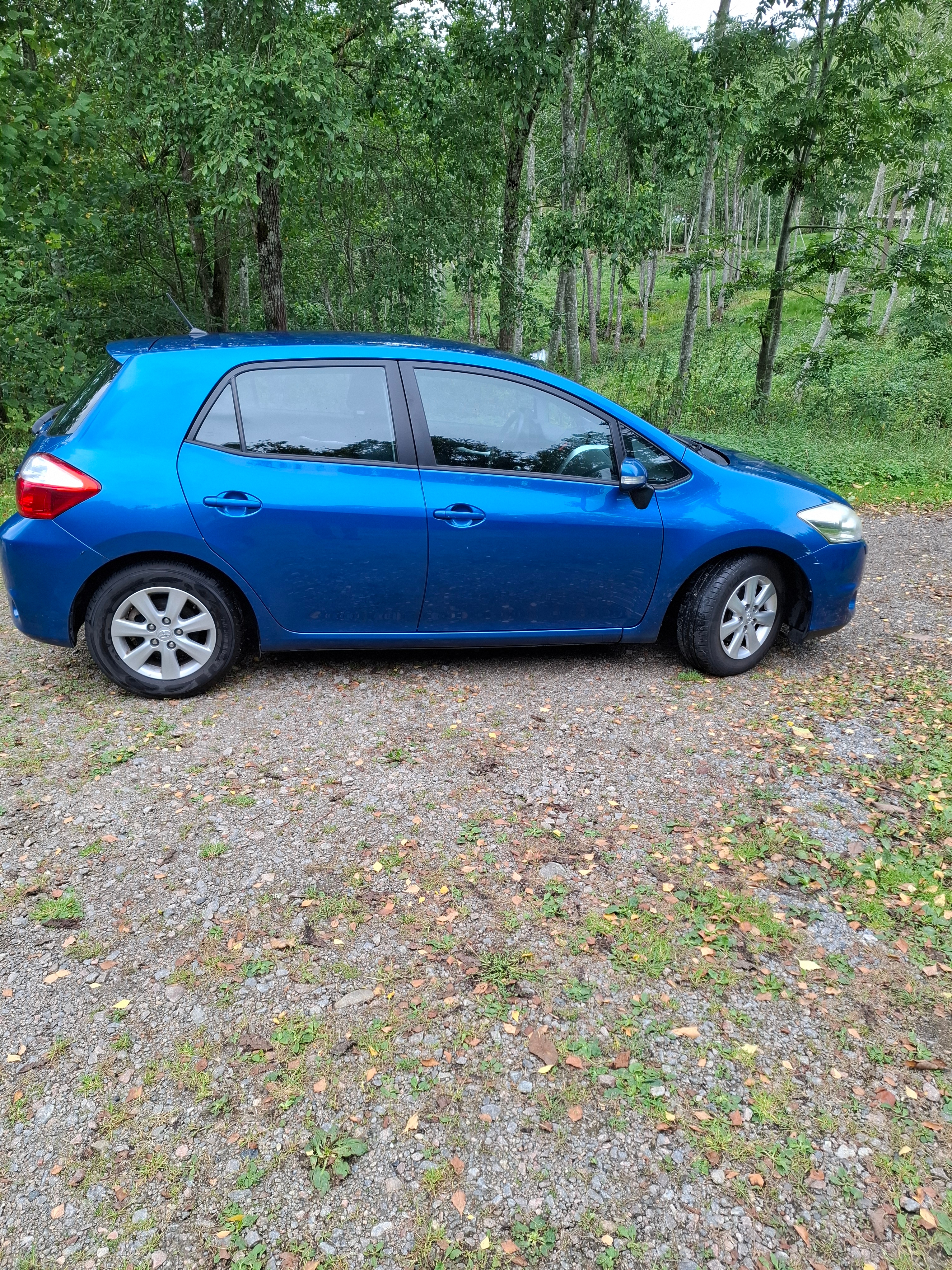 Toyota Auris 5-dörrar 1.4 D-4D Manuell 2011, bild 3/5