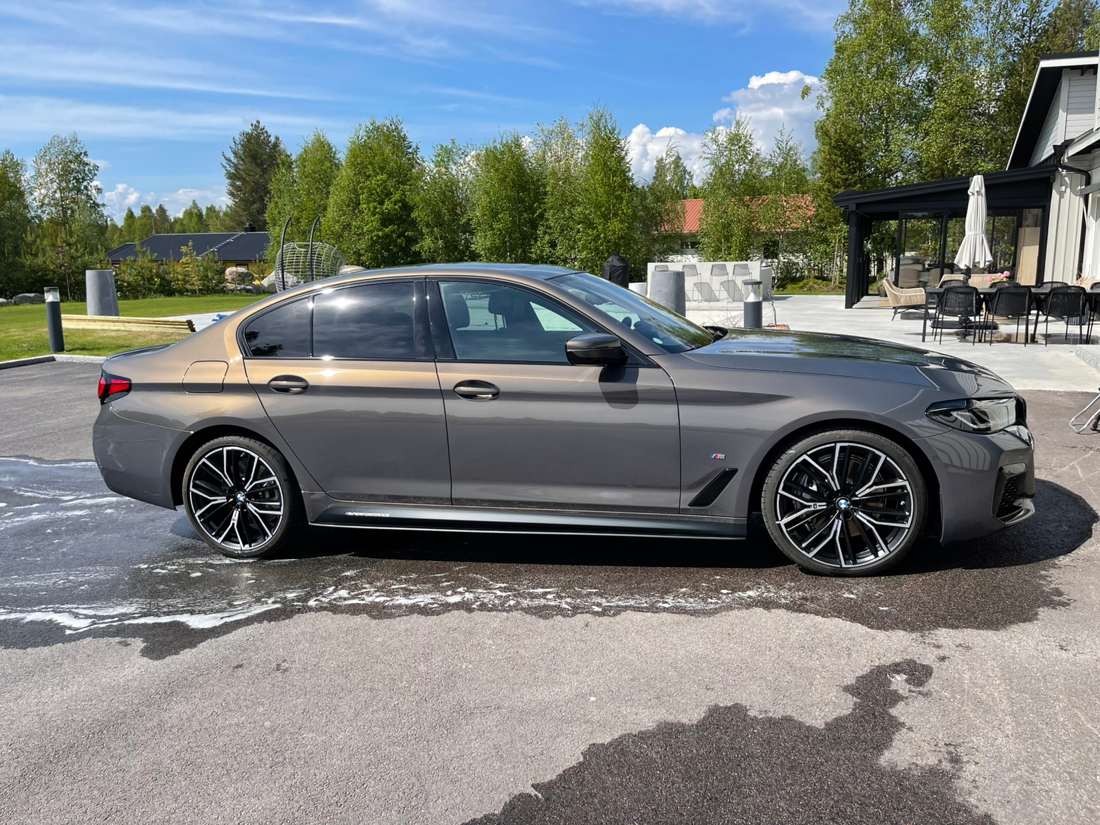 BMW 540 i xDrive Sedan Steptronic 2022, bild 2/4