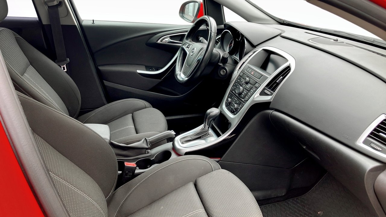 Opel Astra SPORTS TOURER 2014, kuva 3/8