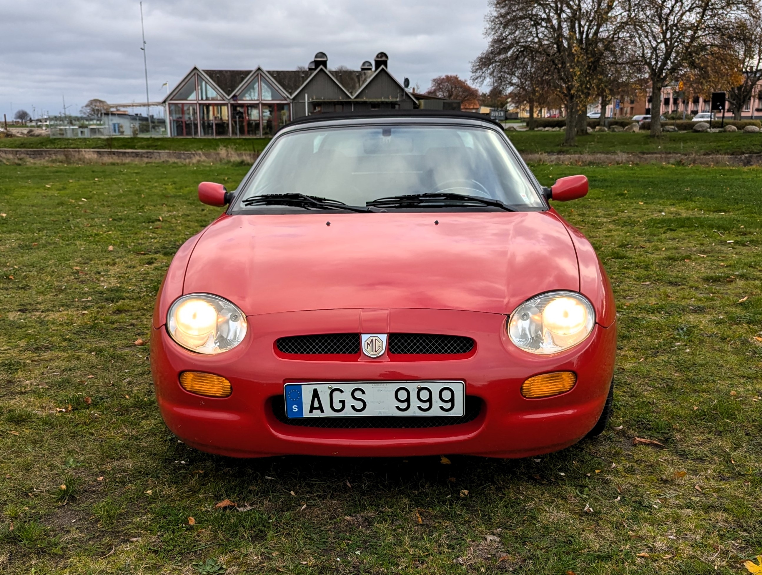 MG F