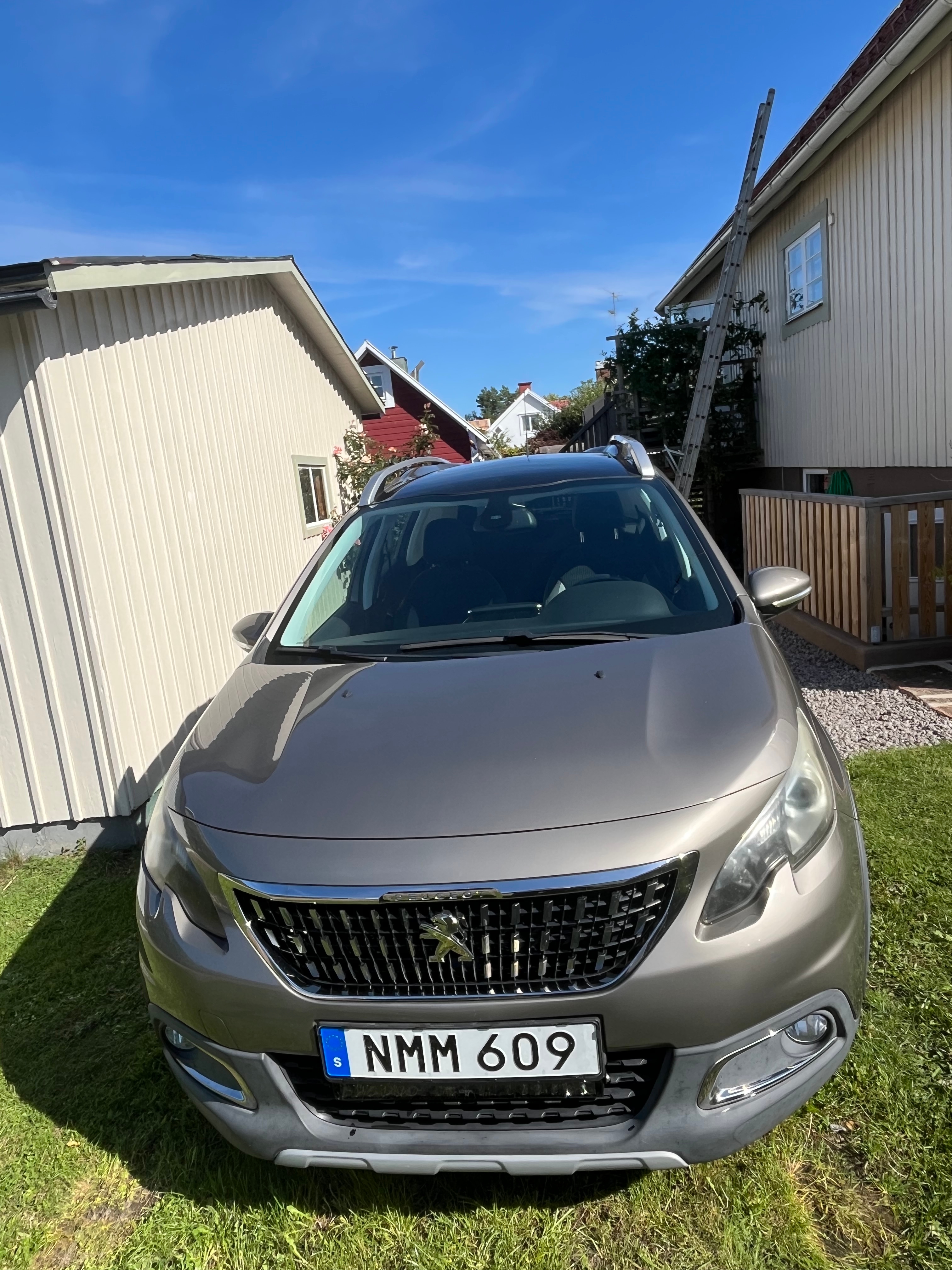 Peugeot 2008 1.2 PureTech 110 Manuell 2016, bild 2/6