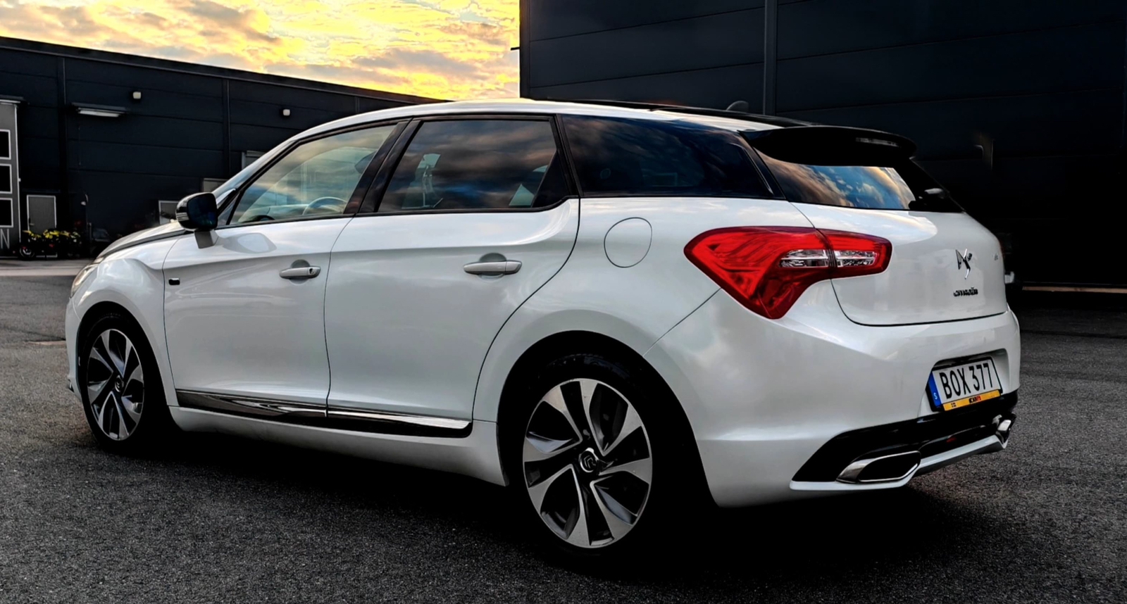 Citroen DS5 2.0 Hybrid4 Airdream AWD EGS 2013, bild 4/10