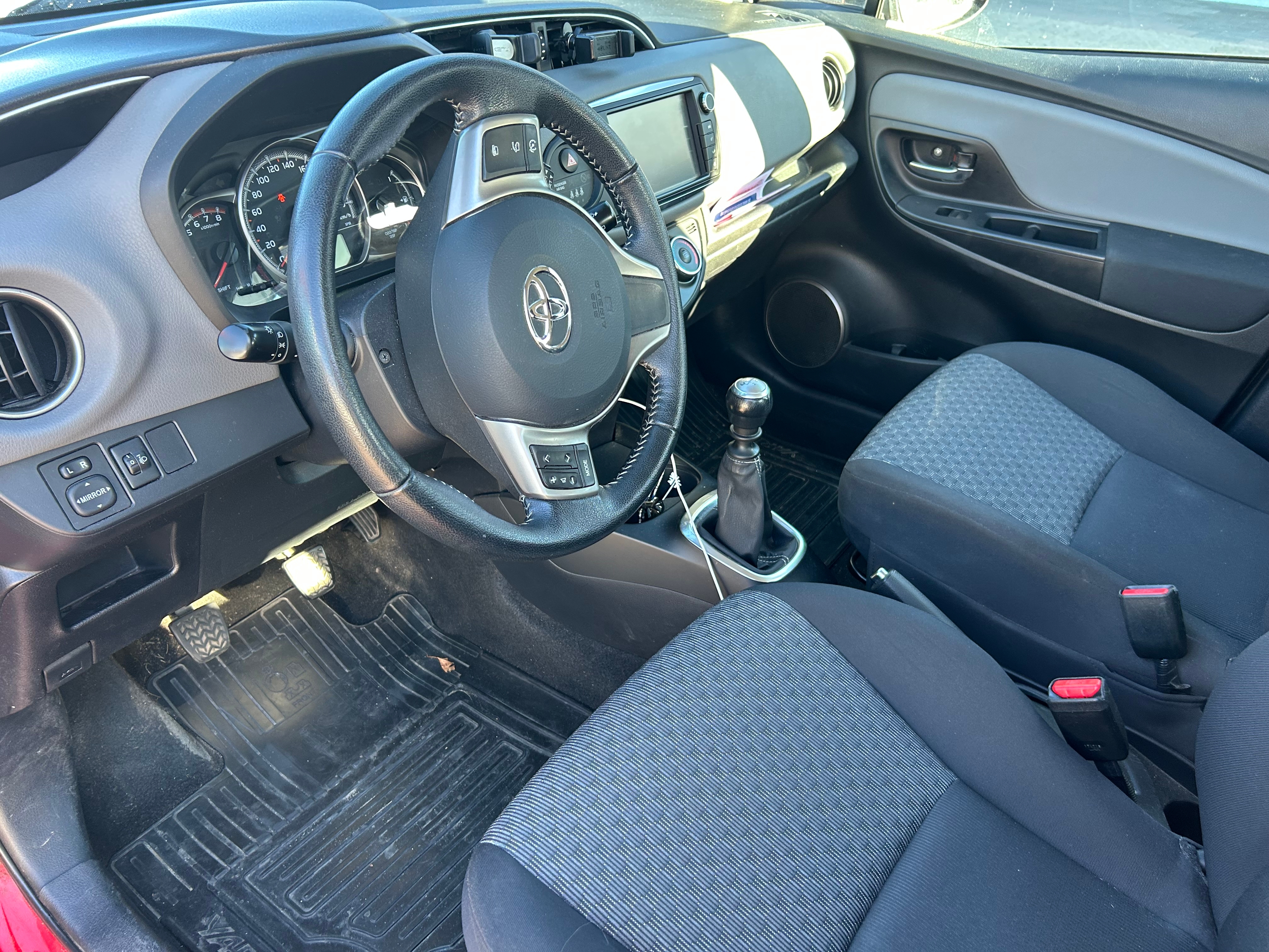 Toyota Yaris 2015, bild 4/7