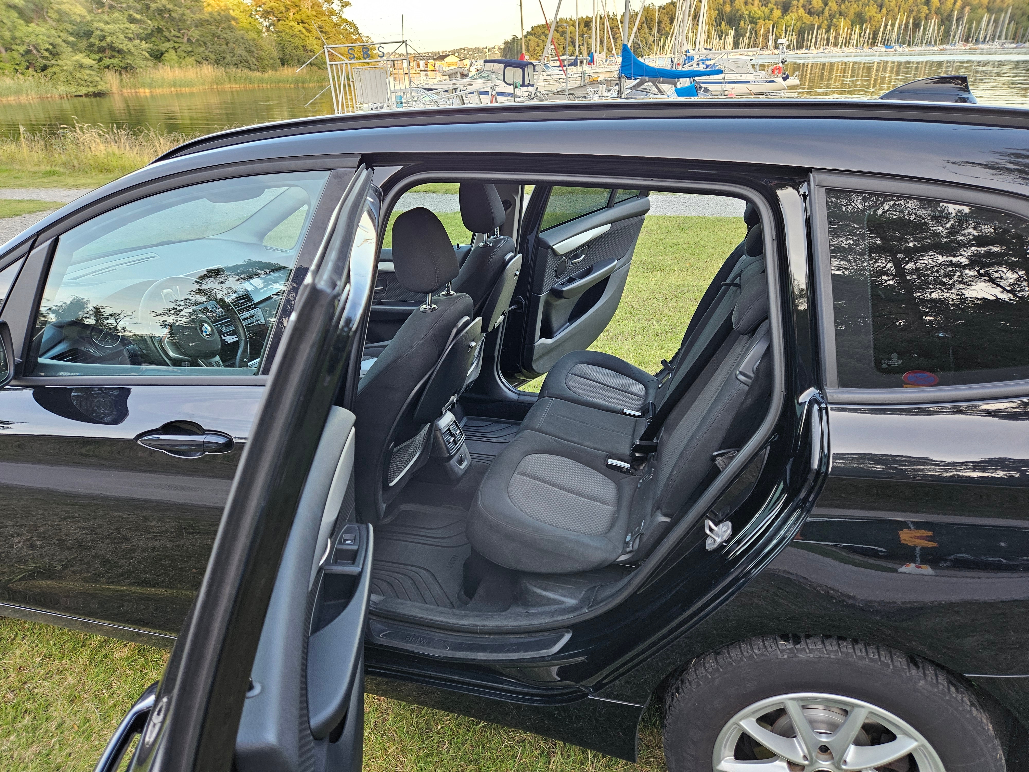 BMW 218 i Gran Tourer 7-Seater Manuell 2016, photo 5/8