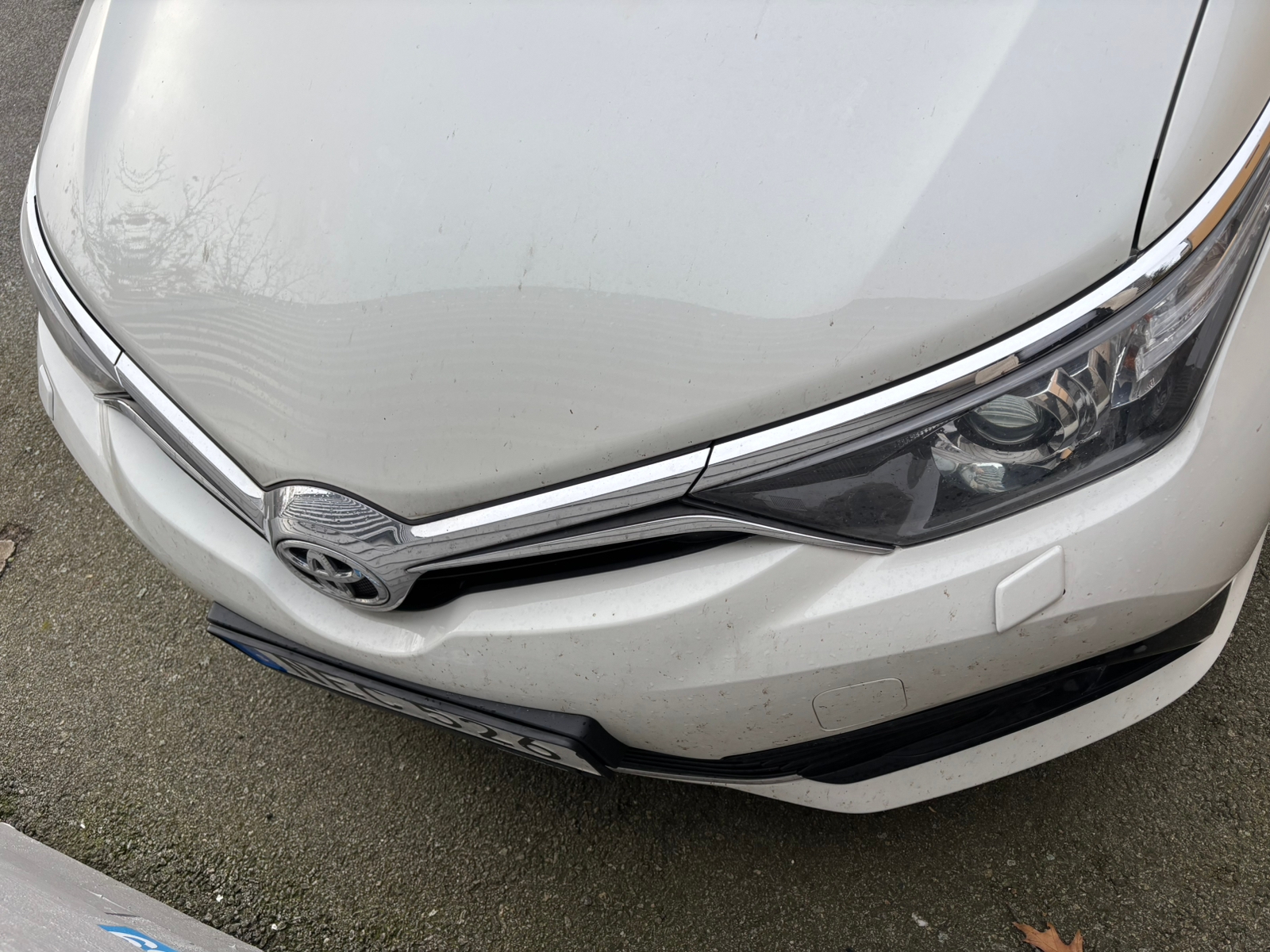 Toyota Auris 1.6 D-4D Manuell 2016, bild 2/5